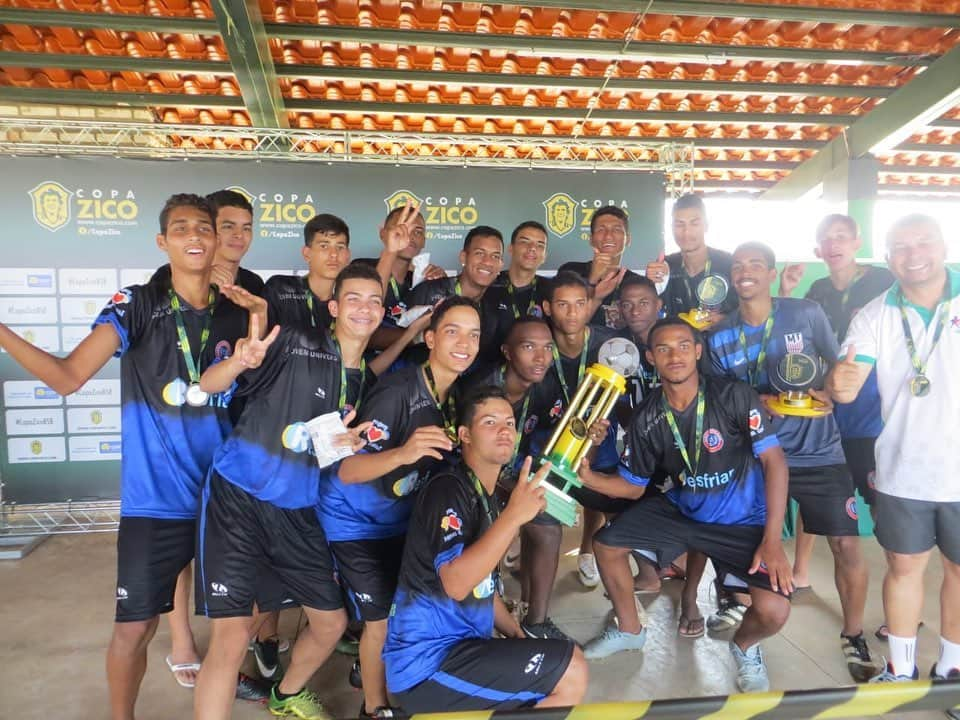 ジーコさんのインスタグラム写真 - (ジーコInstagram)「Chegou ao fim mais uma Copa Zico dessa vez em Brasilia DF. Foram 3 categorias e mais de 400 atletas inscritos. Parabéns aos campeões.  Sub 14 e Sub 16, a Escolinha do Orlando City levou e na sub 18 o título ficou com Canaã. Boa mulekada e sucesso na vida pra vcs.」9月23日 22時35分 - zico