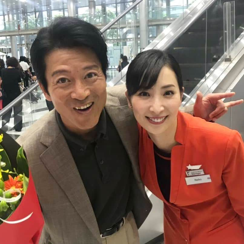 真飛聖さんのインスタグラム写真 - (真飛聖Instagram)「『FLY!BOYS, FLY!僕たちCAはじめました』スペシャルドラマ 明日 夜9時から 放送です📺  若者たちの夢に向かって 奮闘する 姿 キラキラしています✨  今回も 寺さんとご一緒できました☺︎ なんという 安心感でしょう〜  是非 ご覧ください♡  #関テレ#フジテレビ系列 #FLYBOYSFLY #主演は#キンプリ#永瀬廉 くん #寺脇康文 さん #真飛聖」9月23日 22時28分 - sei_matobu