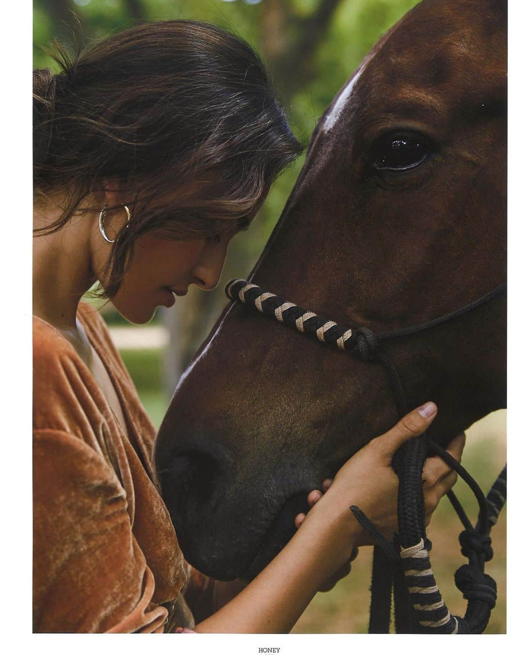 美舟さんのインスタグラム写真 - (美舟Instagram)「HONEY magazin ❤︎ #長谷川潤 #hair #makeup #mywork  #horse  #癒し  @honey_magazine」9月23日 22時53分 - mifune2014