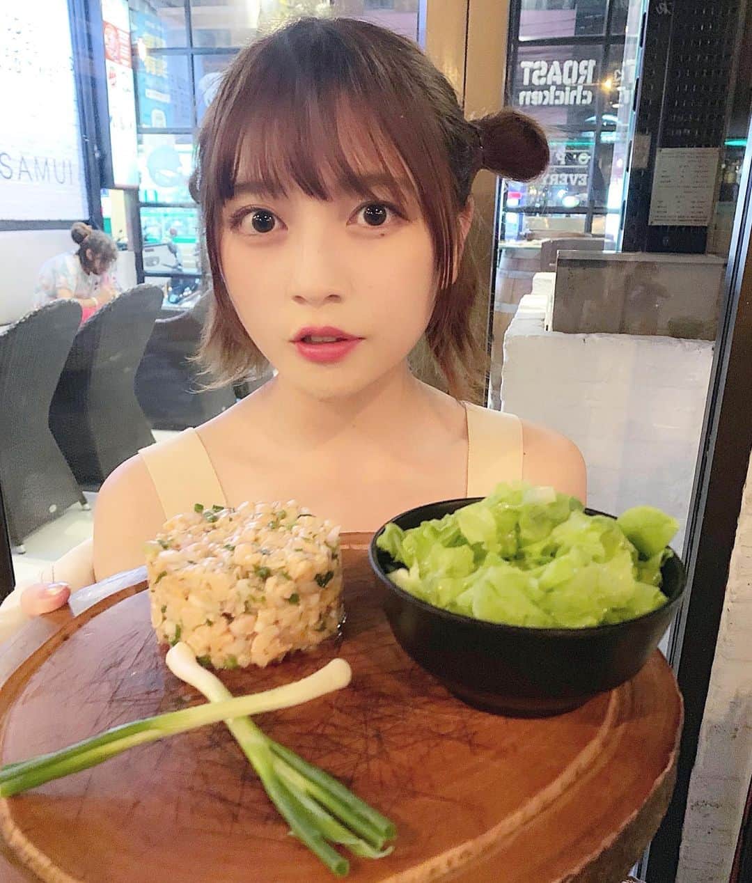 廣川奈々聖のインスタグラム：「･﻿ ﻿ サーモンマリネみたいなものです﻿ めちゃおいしかった、、🥺🐟♡﻿ ﻿ ﻿ ちなみに 2日間このお店行きました(笑)﻿ ﻿ ﻿ ･﻿ ･﻿ ･﻿ ﻿#タイ旅行記 #タイごはん #thailand #pattaya #wasuta #wasuta」