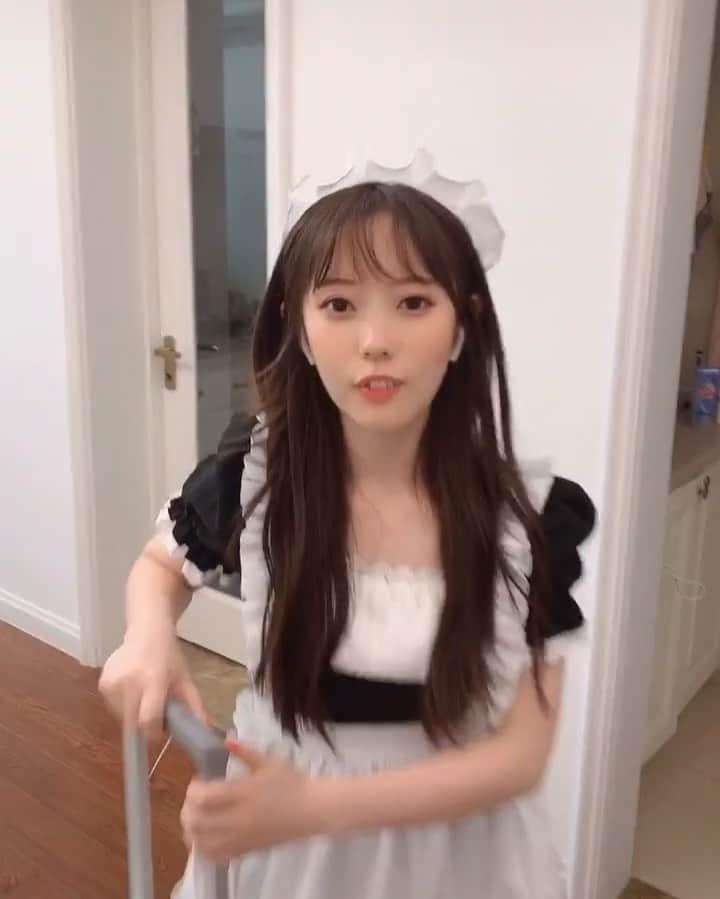 中華美女のインスタグラム：「今回紹介するのは阿树さんです。 ファン数は32万人。 可愛いと思ったらいいね👍して頂けると嬉しいです！ #中華美女」