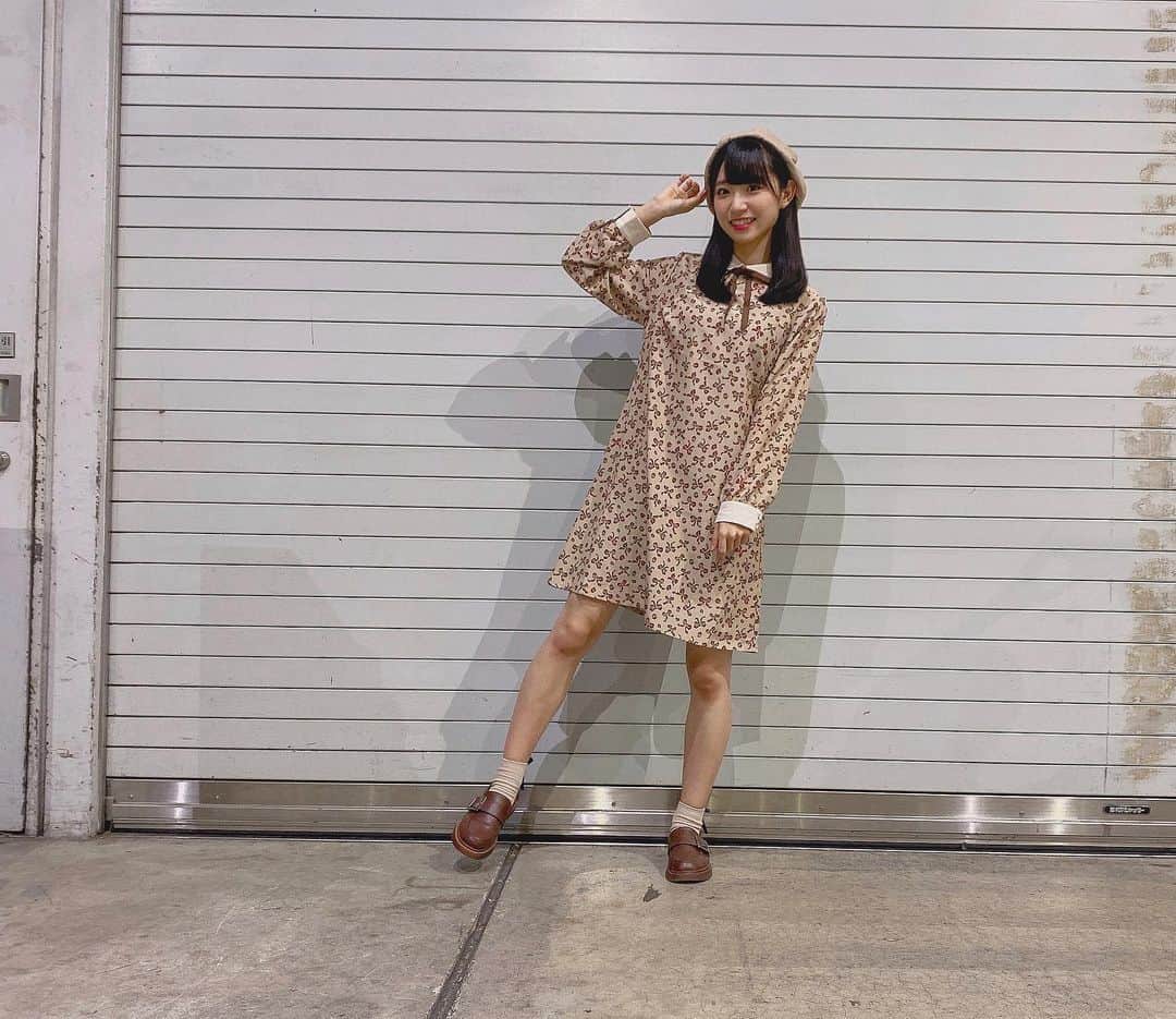 山内瑞葵さんのインスタグラム写真 - (山内瑞葵Instagram)「. ୨୧┈┈┈┈┈┈┈┈┈┈୨୧ . 握手会1日目の私服❤︎ . ワンピース 👗 @fi.n.t_official さん . ヒョウ柄のリボンが可愛くて一目惚れで買ってしまいました。！！ . 数え切れないほどのリボン🎀 着てる時間が幸せでした！ . 靴下にもリボンあるよ☺︎ . #AKB48 #個別握手会 #私服 #フィント #ワンピース #リボン #ベレー帽 #秋コーデ . ୨୧┈┈┈┈┈┈┈┈┈┈୨୧」9月23日 23時04分 - zukky_48