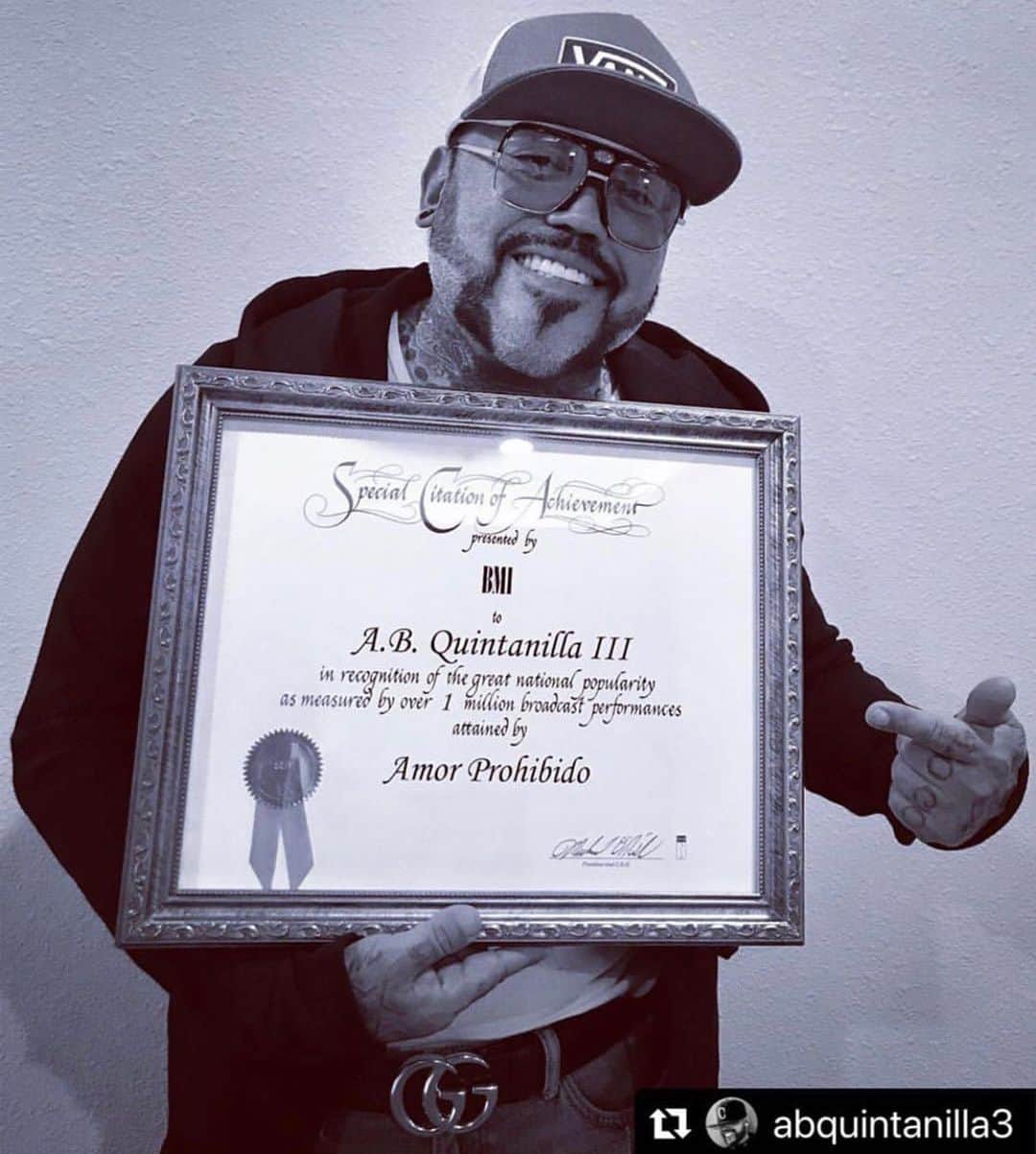 Broadcast Music, Inc.さんのインスタグラム写真 - (Broadcast Music, Inc.Instagram)「A few months ago our #BMIFamily, @abquintanilla3, achieved something really special. The smash hit “Amor Prohibido” achieved over 1 MILLION broadcast performances! 😱 ¡Felicidades A.B.! 🎊 #BMILatin」9月23日 23時08分 - bmi