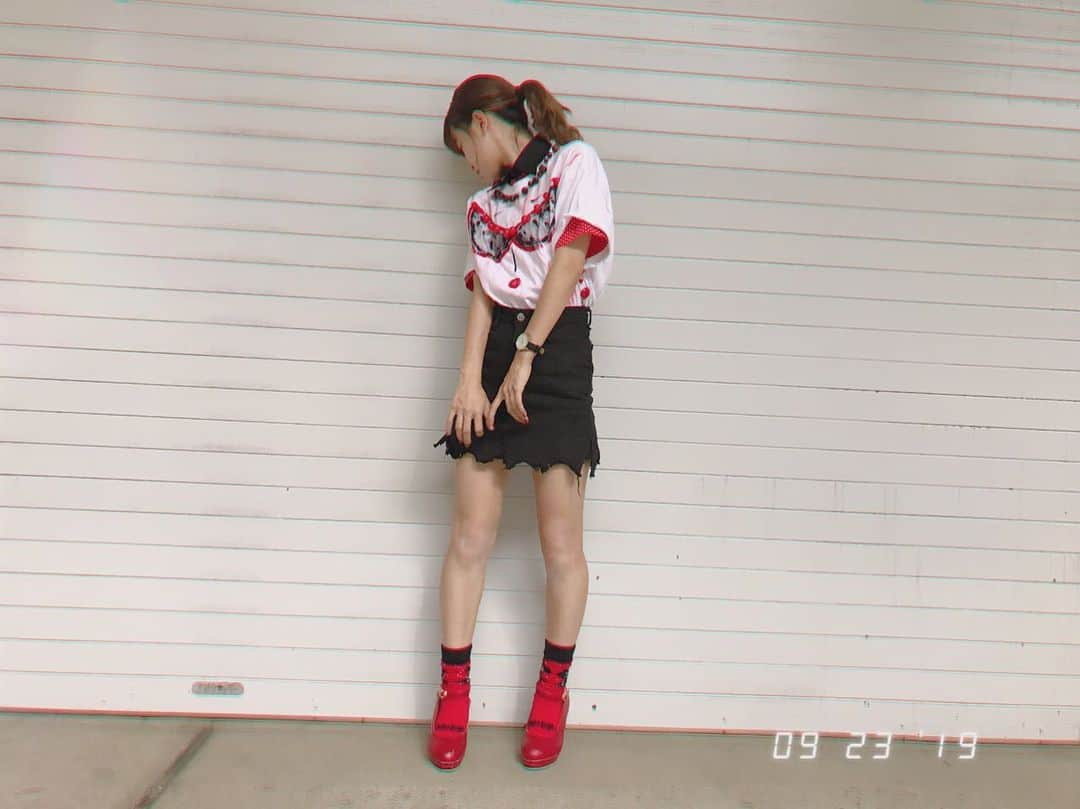 外薗葉月さんのインスタグラム写真 - (外薗葉月Instagram)「・ ポニーテールの見せ方独特 さしさんからいただいたスカート」9月23日 23時28分 - hazuki_hokazono