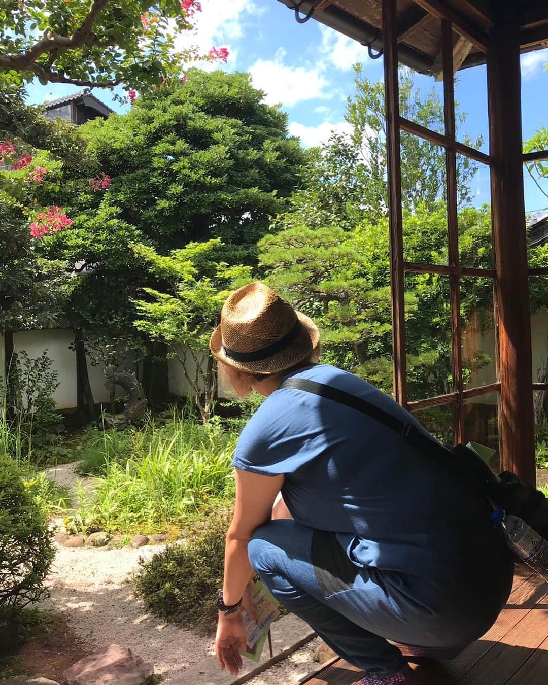 金巻ともこさんのインスタグラム写真 - (金巻ともこInstagram)「松江市街にある小泉八雲記念館へ。八雲の直筆手紙がすごくかわいかった。しかし風景が出来過ぎている。 #松江市街　#小泉八雲　#小泉八雲記念館  #おでかけ金巻」9月23日 23時32分 - tomotomoco