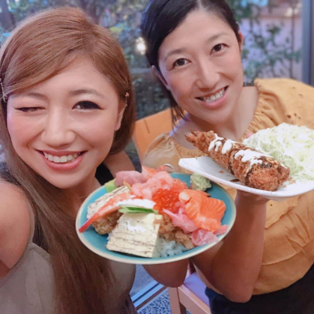 宮川杏奈さんのインスタグラム写真 - (宮川杏奈Instagram)「3連休ラストは買い物からの 家族でとみ家day🍤💕 . 22日ぶりに🍺飲んだら1杯で酔えた。笑 . あーちゃん明日東京帰っちゃうけど また来月会えるからね‼️ . 昨日今日でもはやチートデーを超えて たらふく食べましたぁ🤤💕 お腹はち切れそうww . また明日から頑張ろーっと！！！ . 3連休楽しかったなぁ⭕️ ありがとう🍀」9月24日 0時00分 - an1221na