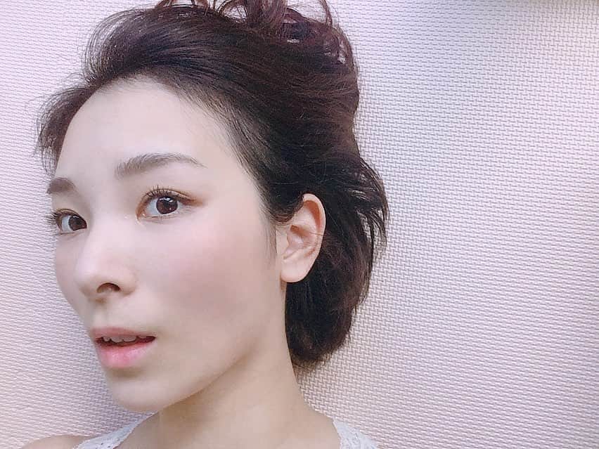 永峰絵里加さんのインスタグラム写真 - (永峰絵里加Instagram)「After 🚘👪🍁 Exhausted but we had fun! ・ すごく久しぶりに運転したら緊張してガチガチ笑  しかも夫と息子は途中爆睡で心細かったよー。😂 ・ 高速こわい。 つかれた。 でも楽しいお出かけでした♡ ・ ジョイントマットで寝転ぶの最高。 ・ ・ ・ #ぐったり #運転怖い #でも好き #三連休 #お疲れさまでした #after #drive #exhausted #butworthit」9月24日 0時03分 - erikalmaz