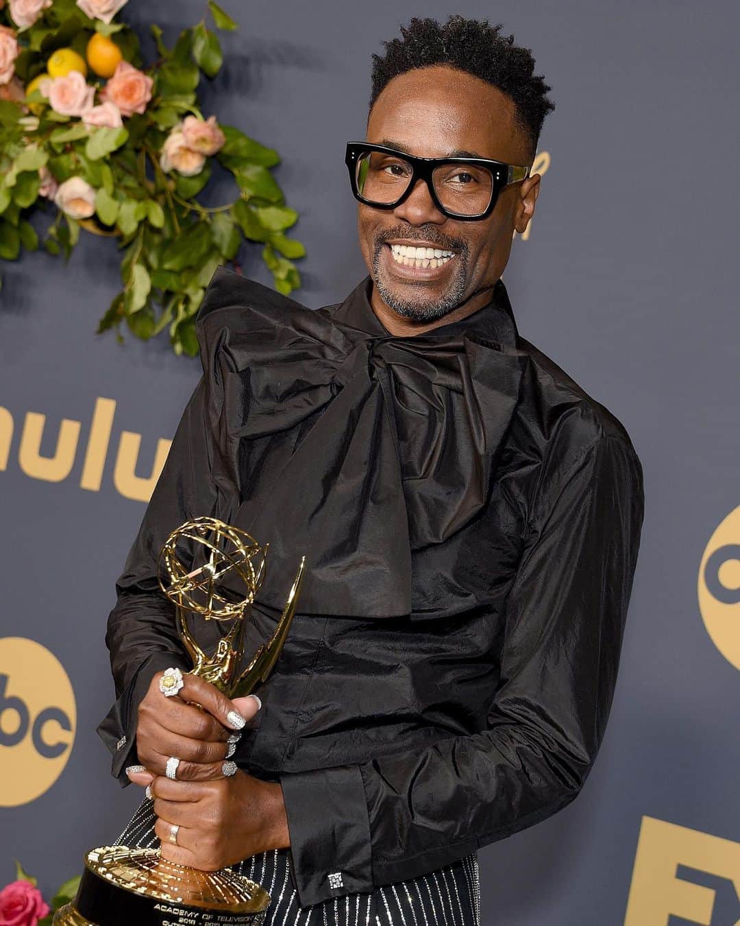 のインスタグラム：「@theebillyporter all smiles while holding his Outstanding Lead Actor in A Drama award for @poseonfx at the @disneystudios #Emmys2019 after party! See more on JustJared.com. Photos: @gettyimages」