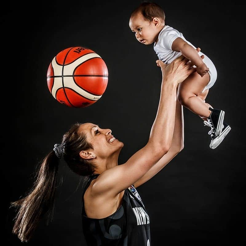 FIBAさんのインスタグラム写真 - (FIBAInstagram)「👶🏀❤🇳🇿 #Fibaasiacupwomen @tallferns @basketballnz」9月24日 0時19分 - fiba