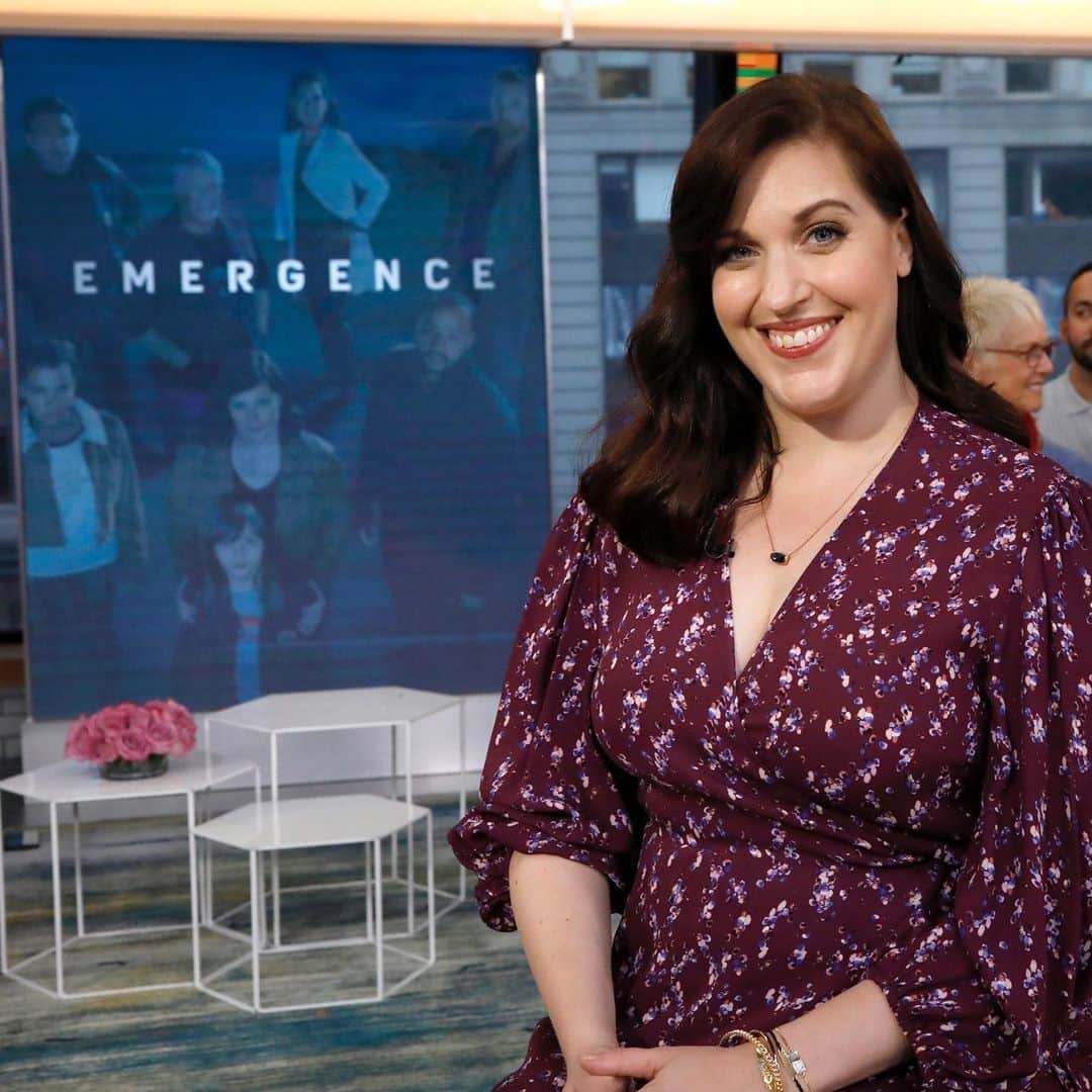 Good Morning Americaさんのインスタグラム写真 - (Good Morning AmericaInstagram)「We cannot wait for the new @abcnetwork show @emergenceabc starring @allison_tolman! Link in bio for her full interview.」9月24日 0時53分 - goodmorningamerica
