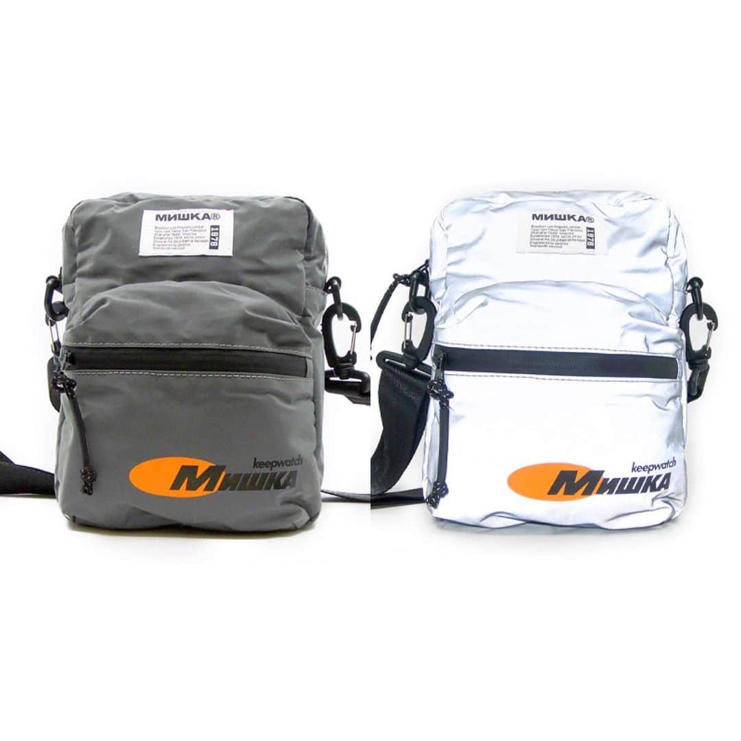 ミシカさんのインスタグラム写真 - (ミシカInstagram)「Keep Watch Reflective Side Bag! Photo on the left is normal. Photo on the right is when the bag is taken with a flash. You know the deal! Get noticed! Except if you’re riding dirty. Then watch out! This description is dumb but the retail price isn’t. $40! Unreal. Available & ready to ship! #mishka #mishkanyc #keepwatch #reflective #3M」9月24日 1時16分 - mishkagram