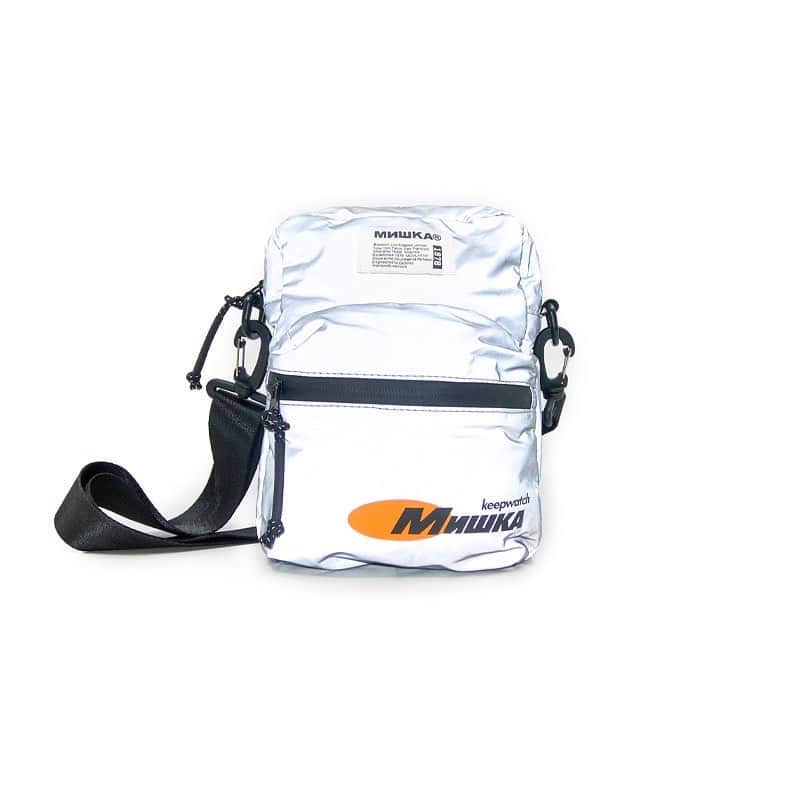 ミシカさんのインスタグラム写真 - (ミシカInstagram)「Keep Watch Reflective Side Bag! Photo on the left is normal. Photo on the right is when the bag is taken with a flash. You know the deal! Get noticed! Except if you’re riding dirty. Then watch out! This description is dumb but the retail price isn’t. $40! Unreal. Available & ready to ship! #mishka #mishkanyc #keepwatch #reflective #3M」9月24日 1時16分 - mishkagram