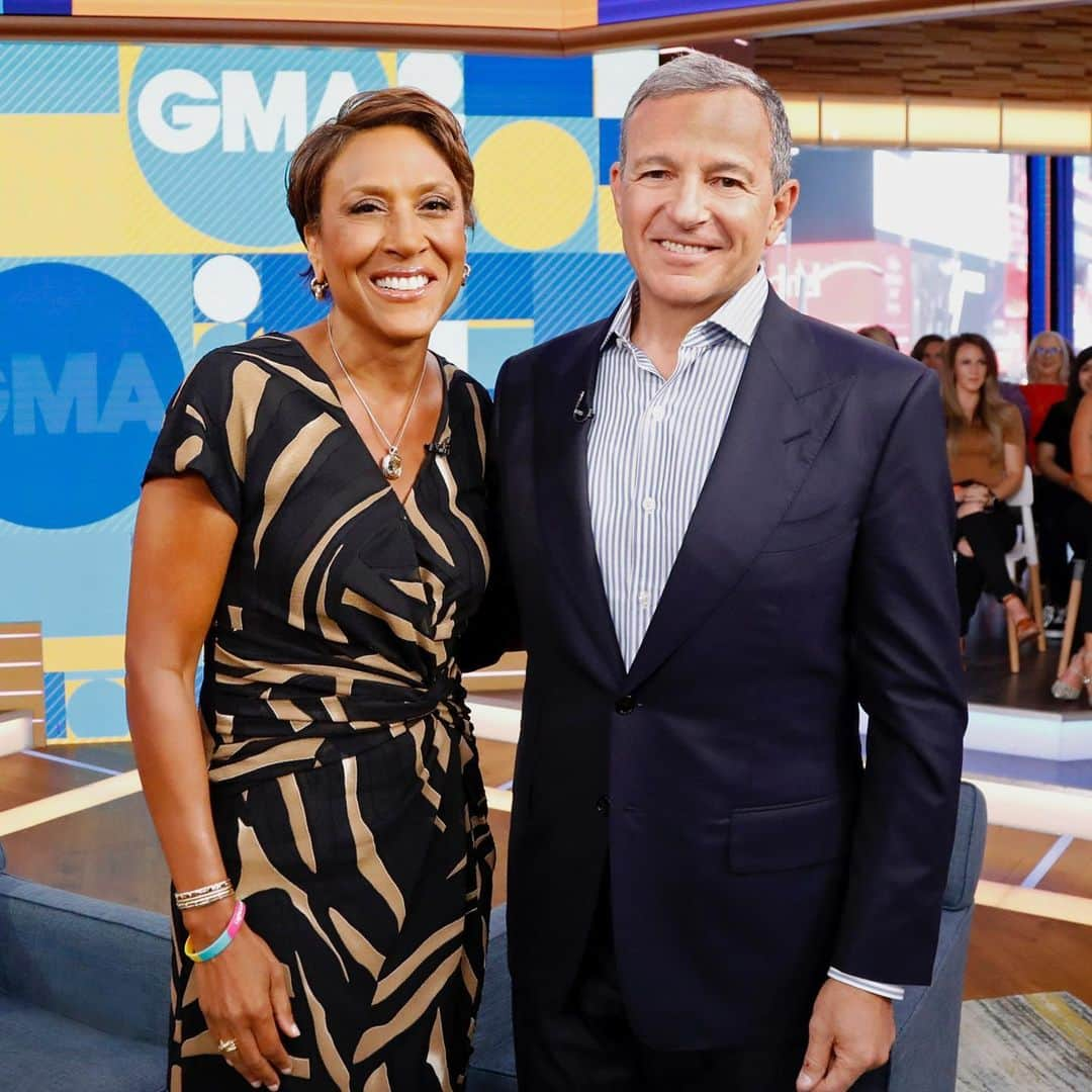 Good Morning Americaさんのインスタグラム写真 - (Good Morning AmericaInstagram)「@disney CEO Bob Iger spoke with us about his new memoir “The Ride of a Lifetime” — where he highlights some of the biggest deals of his career, his relationship with his father and his humble beginnings. Link in bio for his insightful sit down with us this morning.」9月24日 1時49分 - goodmorningamerica