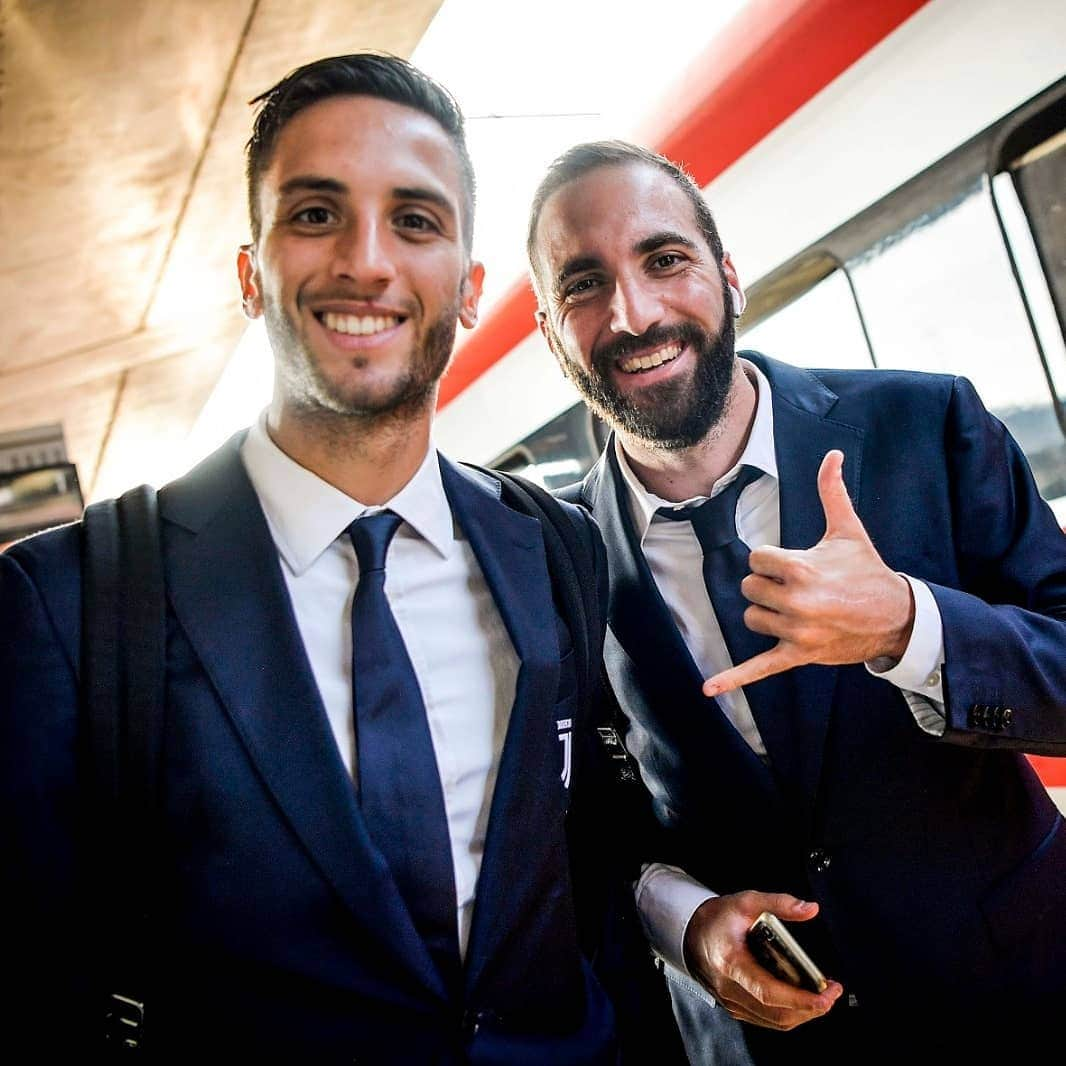 ユヴェントスFCさんのインスタグラム写真 - (ユヴェントスFCInstagram)「🚅 All aboard for Brescia with @frecciarossaofficial!  #BresciaJuve #ForzaJuve」9月24日 2時07分 - juventus