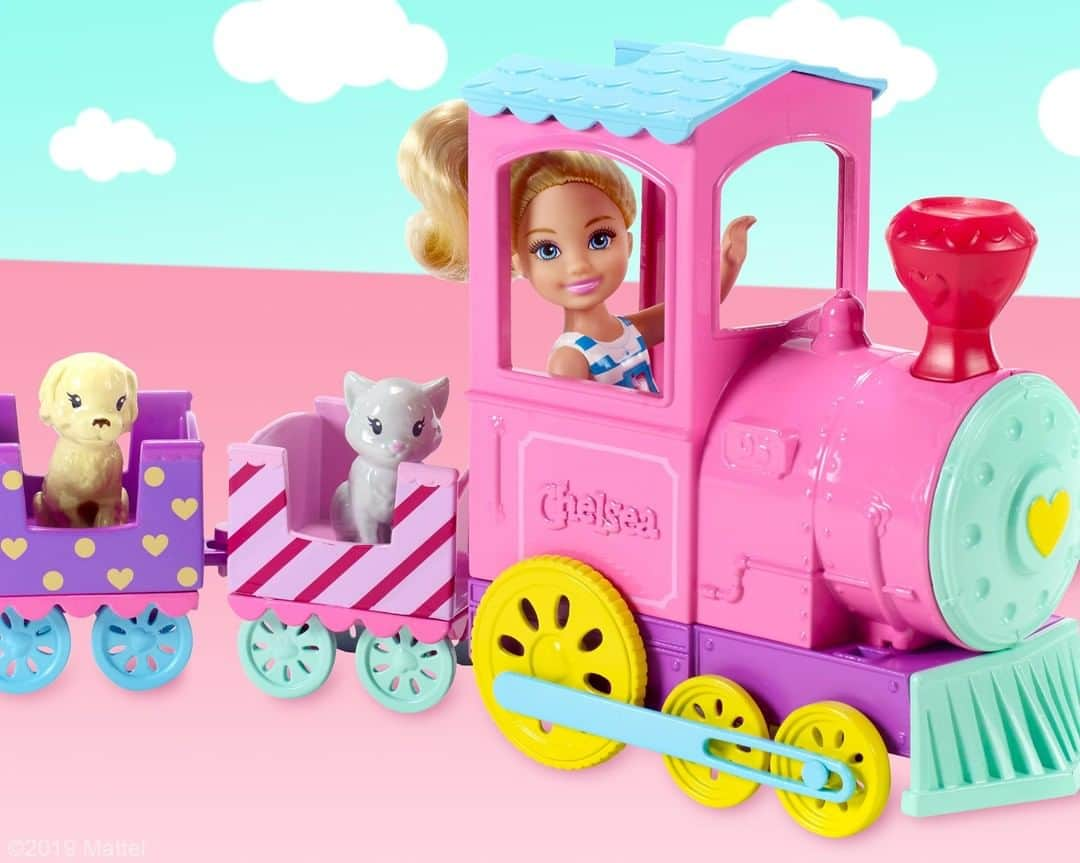 バービーさんのインスタグラム写真 - (バービーInstagram)「Destination: Imagination! 🚂All aboard the #Barbie Club Chelsea Choo-Choo Train Playset. Shop now!」9月24日 2時30分 - barbie