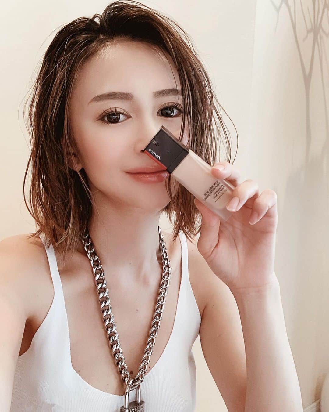 asami0510のインスタグラム：「SHISEIDOのファンデが良いと聞いたので 久々ファンデ変えてみた♡ 薄い塗り心地なのにカバー力あって良い✌️ #shiseido #testshiseido #shiseidoginzatokyo #makeup #pr #メイク #ファンデーション」