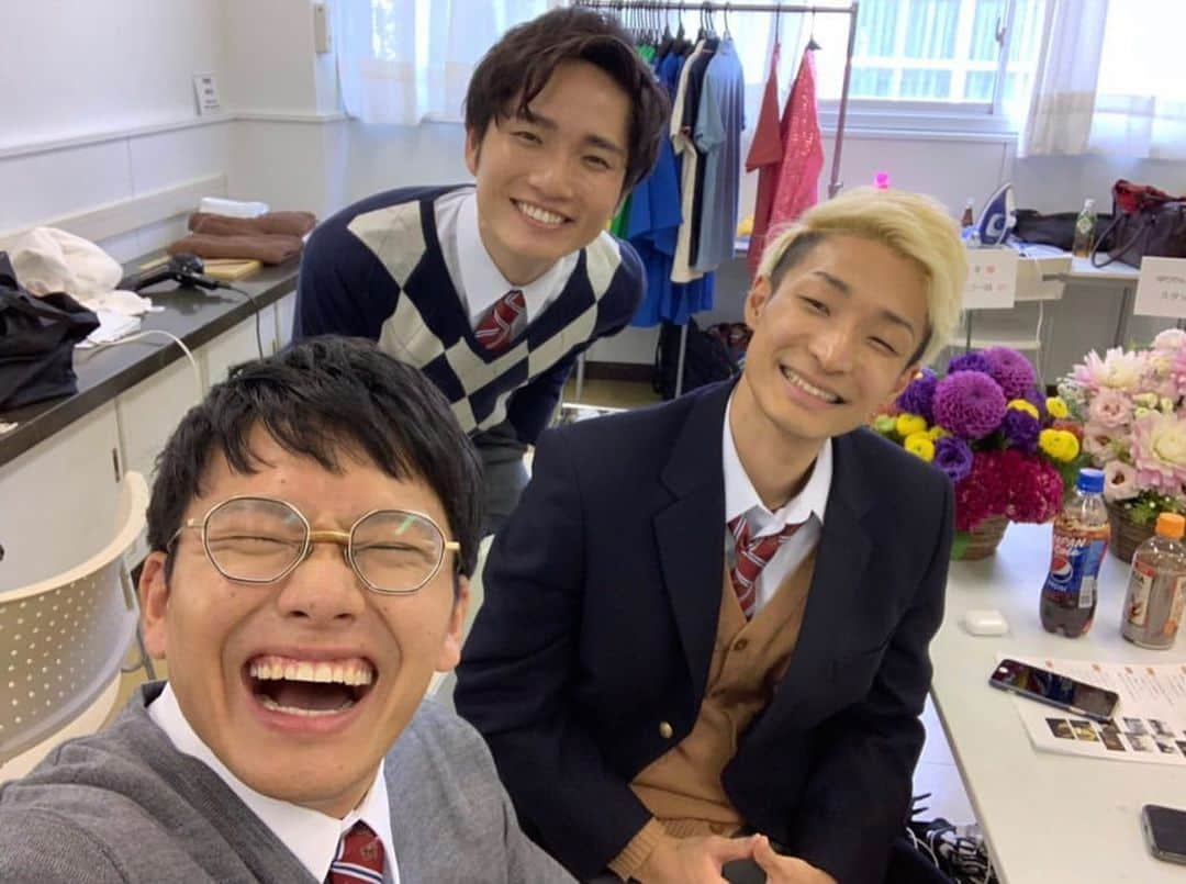 洲崎貴郁さんのインスタグラム写真 - (洲崎貴郁Instagram)「‪撮影してます！‬ ‪#ロート製薬‬ ‪#恋する肌キュン‬ ‪#肌ラボ‬ ‪#ミキ さん‬ ‪#ゆりやんレトリィバァ‬ ‪#ラニーノーズ‬ ‪#31歳で高校生役‬」9月24日 13時07分 - runnysuzaki0504