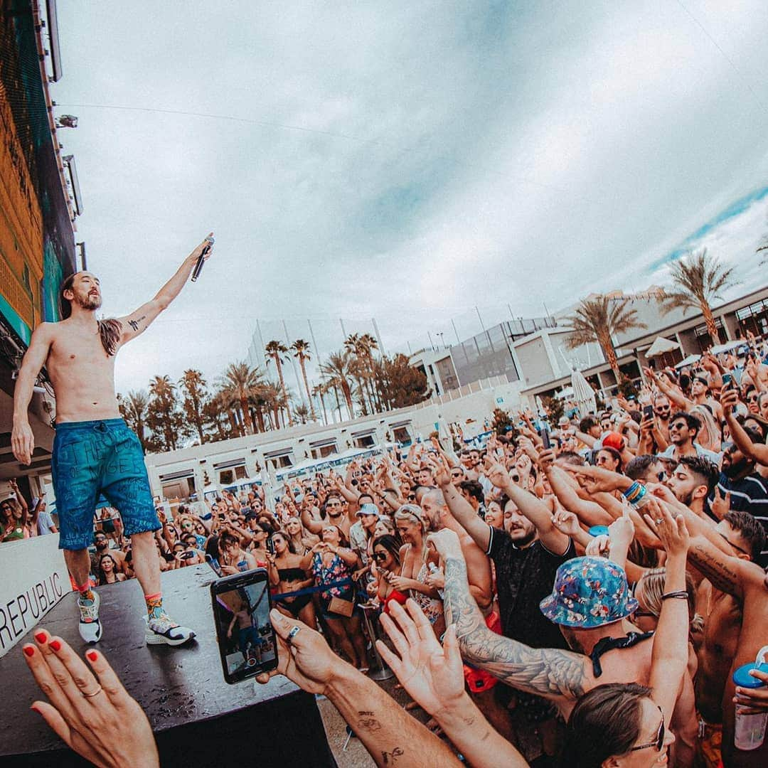 スティーヴ・アオキさんのインスタグラム写真 - (スティーヴ・アオキInstagram)「I lost my voice this weekend cuz of shows like these. Thank u Las Vegas for always bringing ur A game! @hakkasanlv @wetrepublic」9月24日 13時34分 - steveaoki