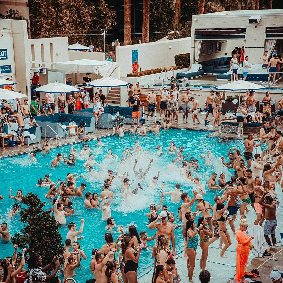 スティーヴ・アオキさんのインスタグラム写真 - (スティーヴ・アオキInstagram)「I lost my voice this weekend cuz of shows like these. Thank u Las Vegas for always bringing ur A game! @hakkasanlv @wetrepublic」9月24日 13時34分 - steveaoki