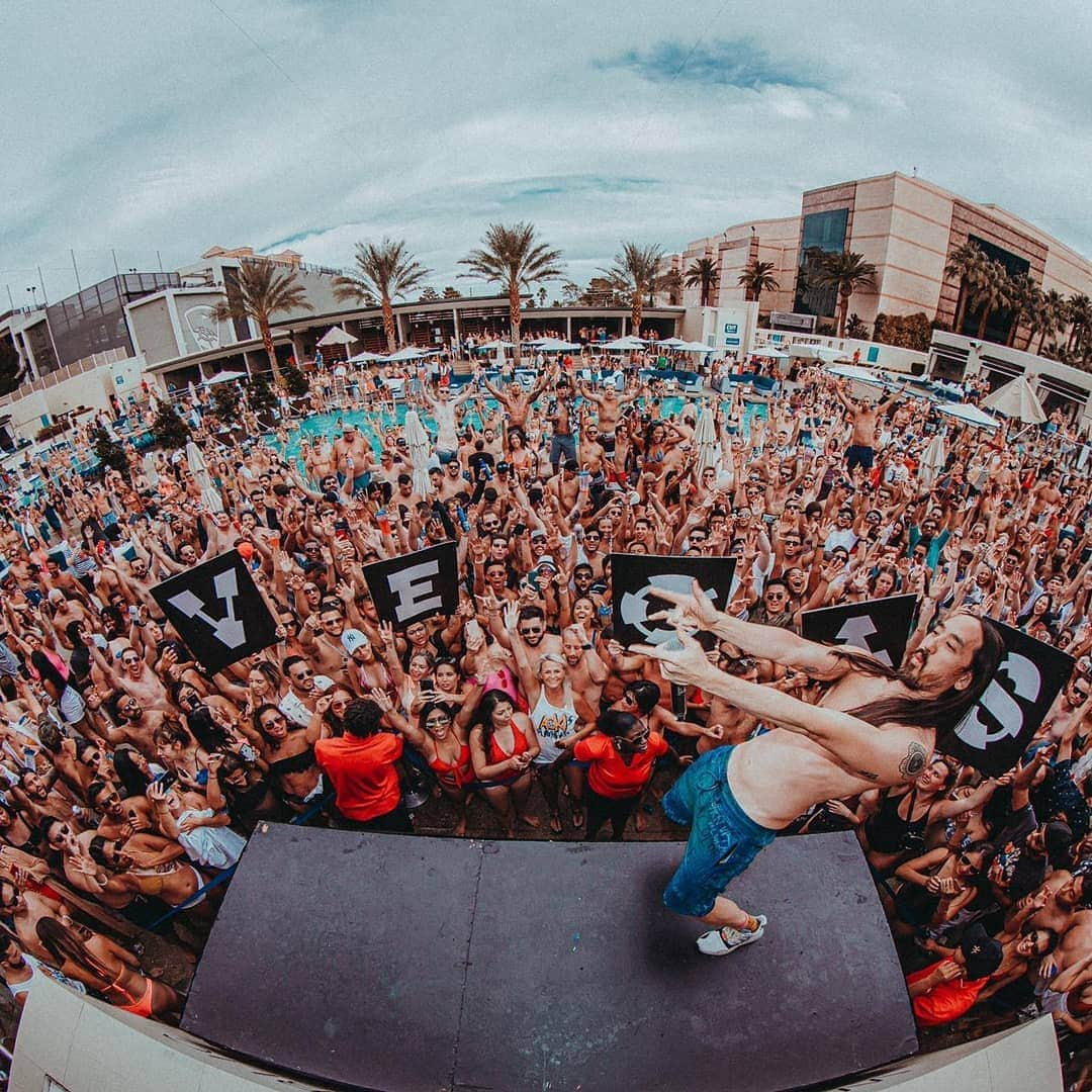 スティーヴ・アオキさんのインスタグラム写真 - (スティーヴ・アオキInstagram)「I lost my voice this weekend cuz of shows like these. Thank u Las Vegas for always bringing ur A game! @hakkasanlv @wetrepublic」9月24日 13時34分 - steveaoki