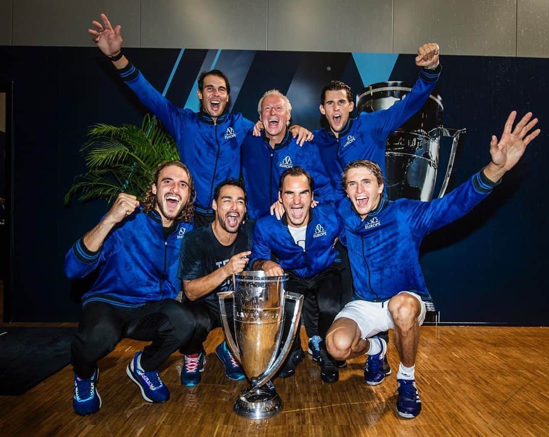 ロジャー・フェデラーのインスタグラム：「It was a dream of mine to play the Laver Cup in Switzerland. The fans, the city, and the atmosphere was electric. It’s moments like these that continue to make the game so enjoyable for me.  It was a magical moment in my career. 🙌🇪🇺🏆🇨🇭 @domithiem @rafaelnadal @stefanostsitsipas98 @fabiofogna @alexzverev123 @robertobautistaagut  Shoutout to Team World and looking forward to Boston 2020!#lavercup」