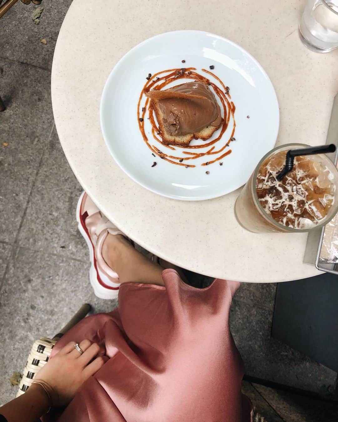 福内櫻子さんのインスタグラム写真 - (福内櫻子Instagram)「休日の丸の内です。 すき。 . . #cafe #coffee #カフェ #丸の内 #東京」9月24日 6時32分 - sakurako_fukuuchi