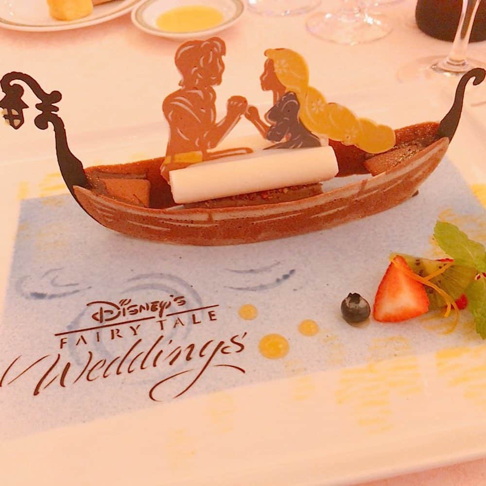 北川珠望さんのインスタグラム写真 - (北川珠望Instagram)「. . アンバサダーホテルの披露宴の食事が今まで参加した結婚式でダントツレベルで美味しかった♡ . 着物だったからすぐにお腹パンパンになっちゃったけど、デザート以外完食しましたw . #Disney #アンバサダーホテル #アンバサダーホテル結婚式 #披露宴」9月24日 6時52分 - tamami1224