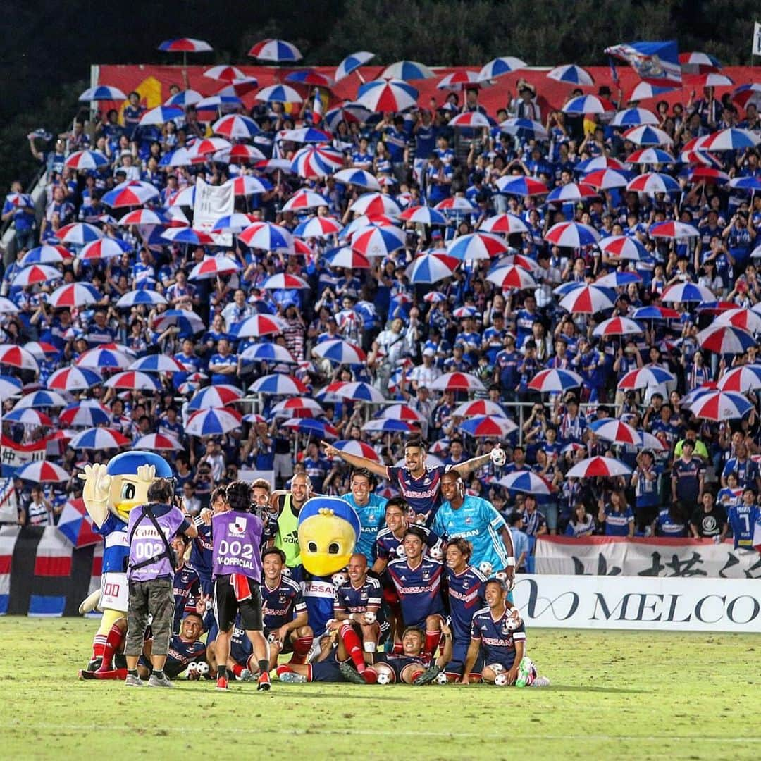 横浜F・マリノスさんのインスタグラム写真 - (横浜F・マリノスInstagram)「La Familia #fmarinos #トリコロール #tricolore #Jリーグ #jleague」9月24日 8時18分 - yokohamaf.marinos