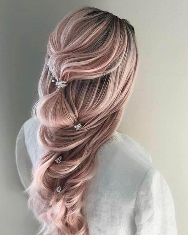 CosmoProf Beautyさんのインスタグラム写真 - (CosmoProf BeautyInstagram)「It's a pretty pony kind of night🐴💕⁣⁣ ⁣ @traehowardhair used @nonothingverysensitive Very Sensitive Strong Hairspray for a fragrance-free hold.⁣ ⁣ Save 20% on #NoNothingVerySensitive Shampoo and Conditioner this month at #cosmoprofbeauty where you are #licensedtocreate⁣⁣⁣⁣ ⁣ #repost #nonothing #SayYesToNo #updospecialist #braidedstyles #braidedhairstyles #bridalhairstyles」9月24日 9時25分 - cosmoprofbeauty