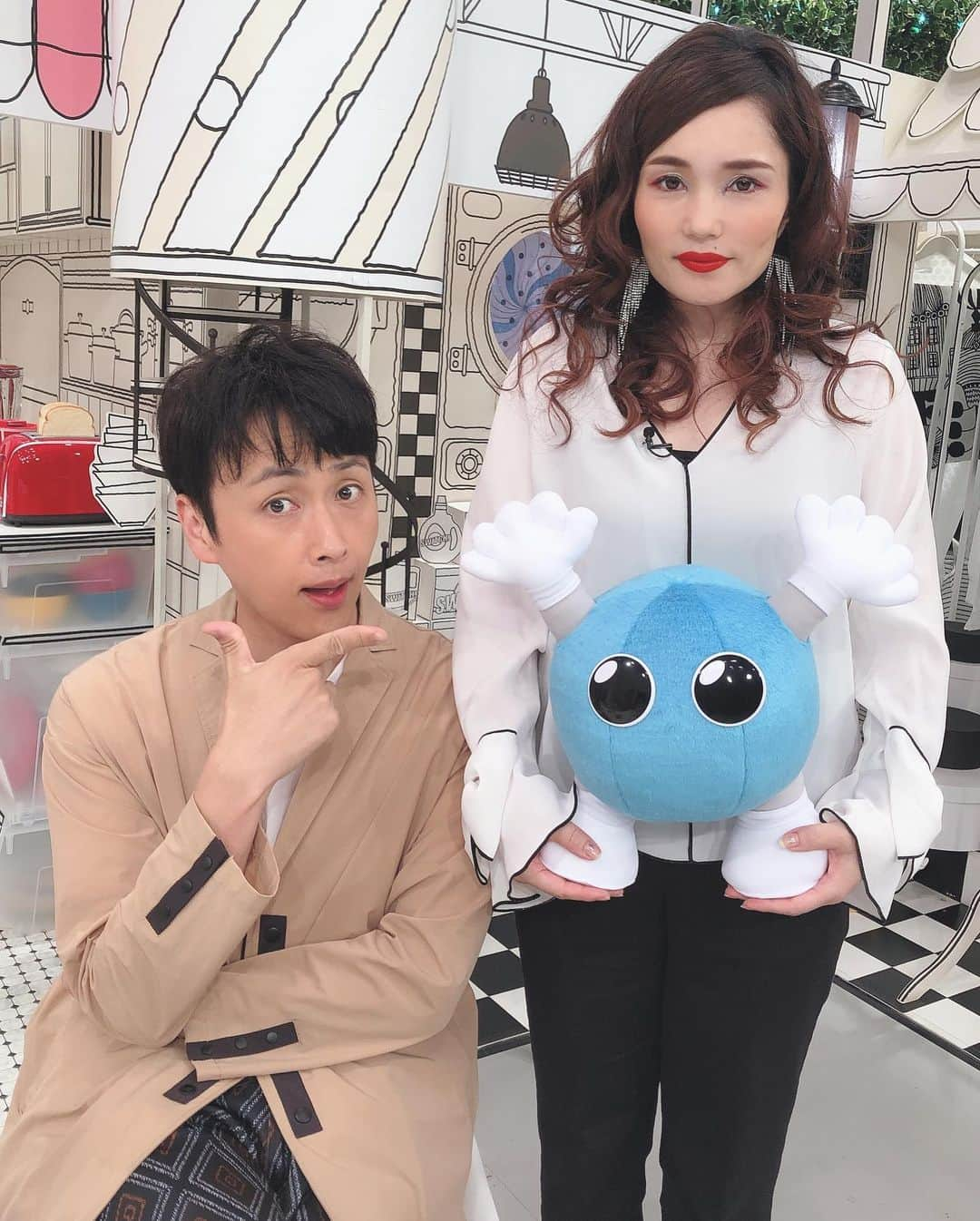 平野ノラさんのインスタグラム写真 - (平野ノラInstagram)「コジとバボとノラと 生放送はじまるゾ💕  #東海テレビ #スイッチ #今から #生放送 #観るっきゃないゾ #アンジャシュ児島 さん #児島だよ！ #平野ノラ #平野だよ！ #コジノラ #今日も一日バブって行こう #okバブリー」9月24日 9時45分 - noranoranora1988