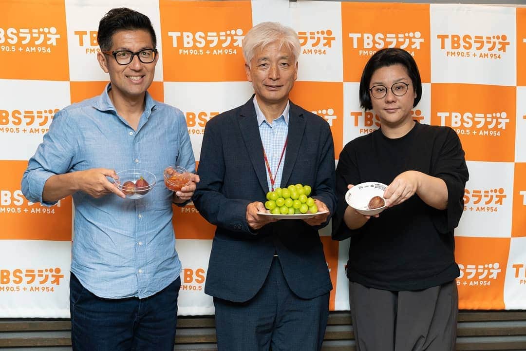 TBSラジオ「ジェーン・スー 生活は踊る」さんのインスタグラム写真 - (TBSラジオ「ジェーン・スー 生活は踊る」Instagram)「元・東京青果の加藤宏一さんによる、この時期に食べたいちょっと意外な果物。  加藤さんの持ってきてくれる果物は毎回美味しい…  #so954 #生活は踊る #フルーツ」9月24日 9時58分 - seikatsu954905
