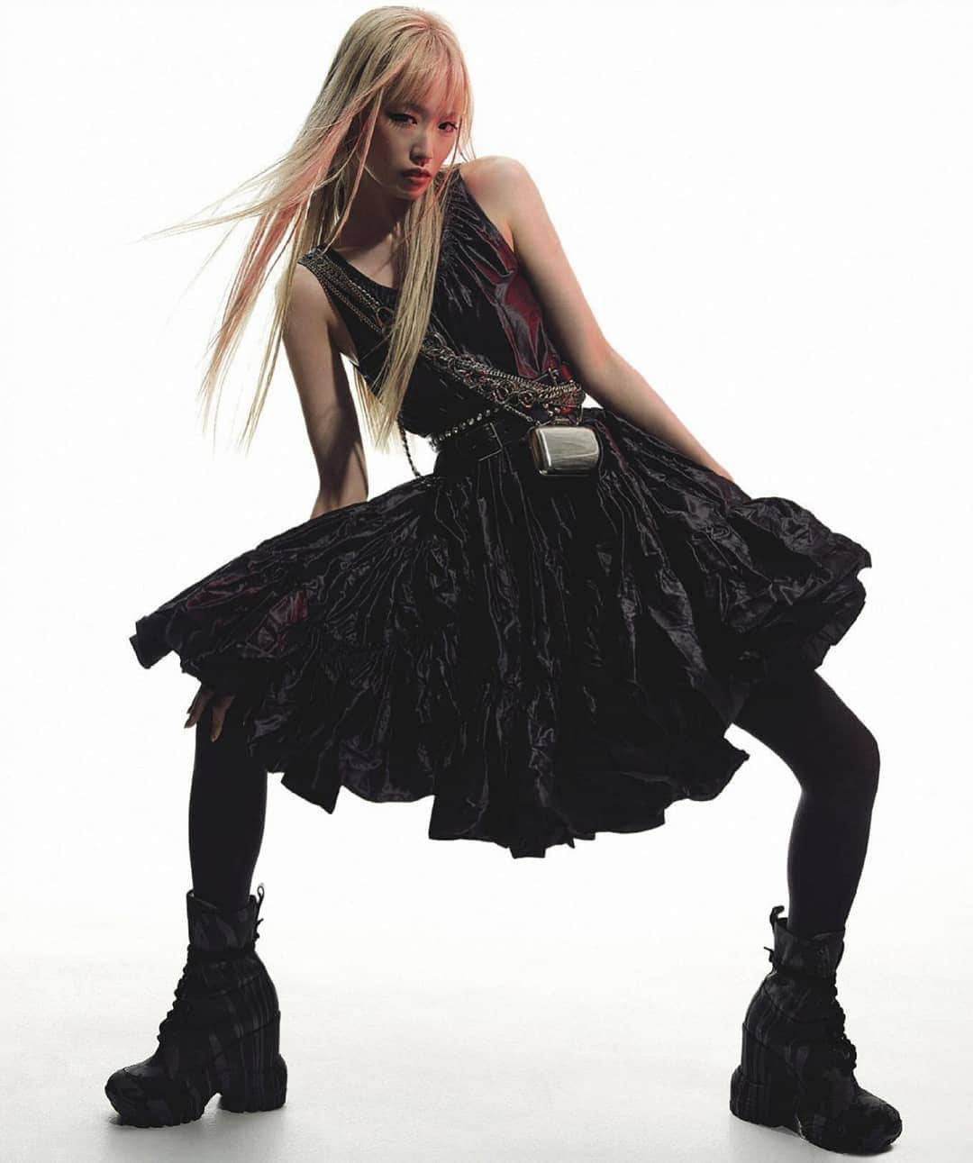 フェルナンダ・リーのインスタグラム：「@VogueAustralia October 2019」