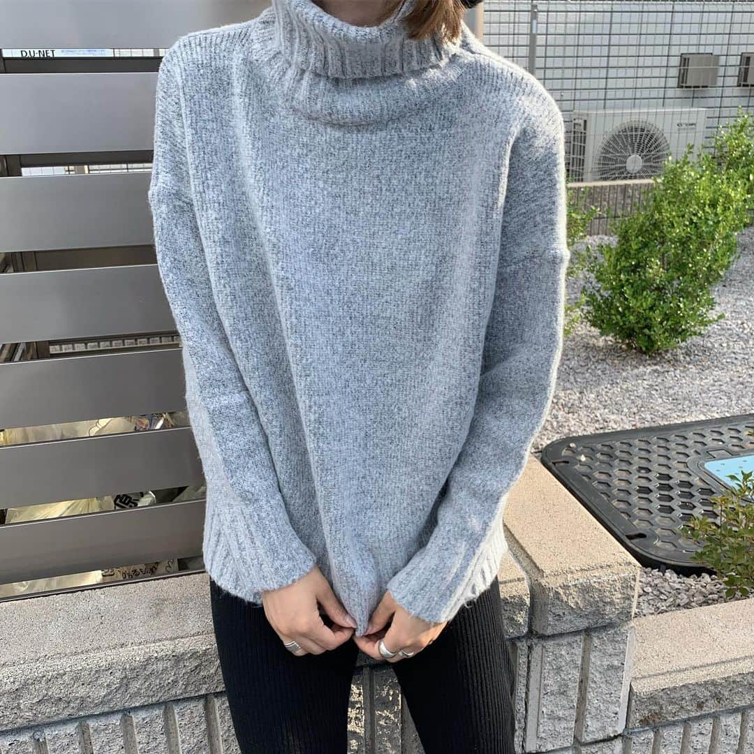 小田川エリカさんのインスタグラム写真 - (小田川エリカInstagram)「・ 秋服🍁🍂 シンプルにまとめるのがすきー❤︎ このニット肌触り最強だし可愛い🧶 (@titivatejp) #me#code#titivate#titivatestyle#秋コーデ #秋服#私服#エリカの私服#ティティベイト #タートルふわっとタッチニット」9月24日 10時50分 - 0904.erika