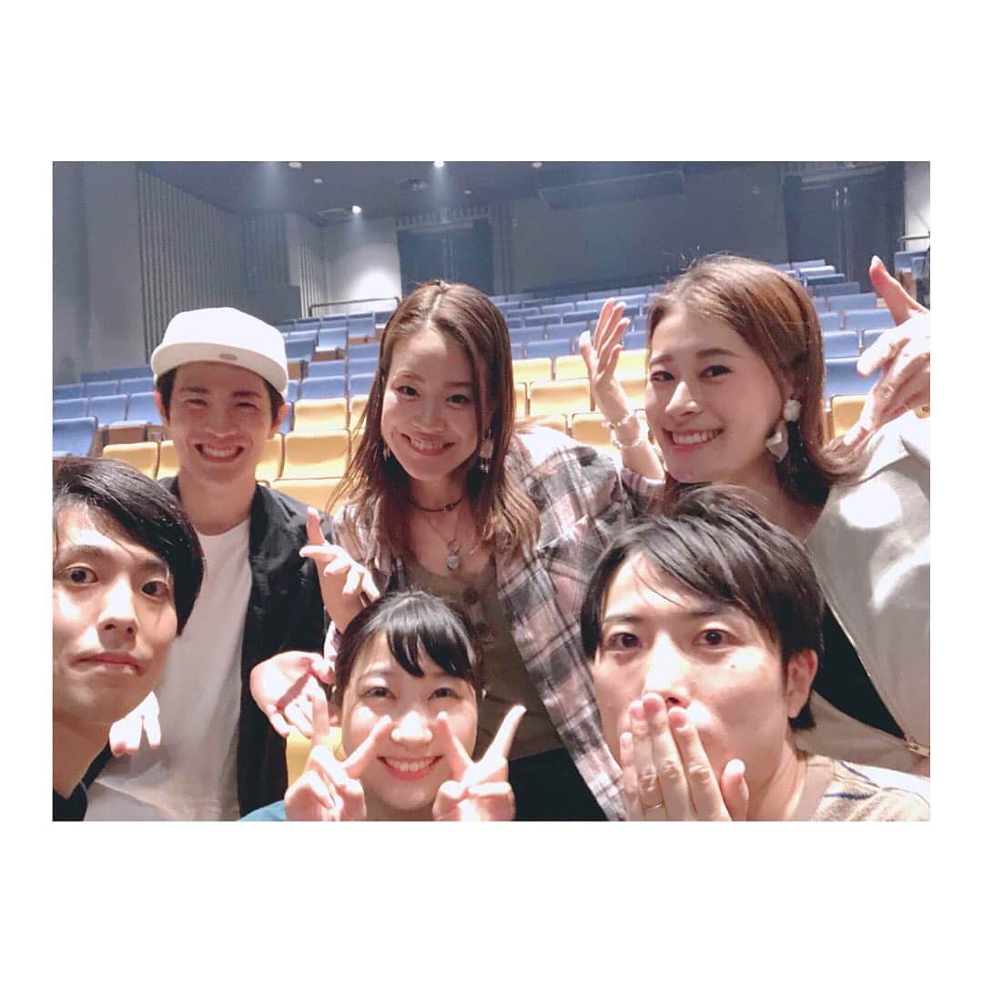 夢月せらさんのインスタグラム写真 - (夢月せらInstagram)「最近の観劇録✩.*˚ ＊梅棒【ウチの親父が最強】 初演も見たしLegendでも見る度に感動して大好きな作品。 キャストさんも変わり、楽しみにしていましたが、、、本当に素晴らしかった。初演以上に号泣。 私の最初のウルポイント、あいうえおんがく♬がまた見れて嬉しかった😭 そして文ステで一緒だったひでや。彼がいたから私の涙腺はぶっ壊れたんだと思います😭😭😭 長くなるので割愛しますが、多和田任益 は本当に素晴らしかった😭👏 やっぱり梅棒作品はすごい‼️ ＊柿喰う客【御披楽喜】 初めての柿喰う客でした‼️やしきさんは本当にすごいなー。文ステとは全然違う。役者の芝居だけでノンストップ60分。テンポ感、台詞の量…とにかく圧倒されっぱなしでした。 あの集中力…さっちゃんやこうきの新たな一面も知れて本当に感動しました。  最近いいモノ観れて心がホクホク❤私も頑張らねば\(°Д° )/」9月24日 11時10分 - seramutsuki