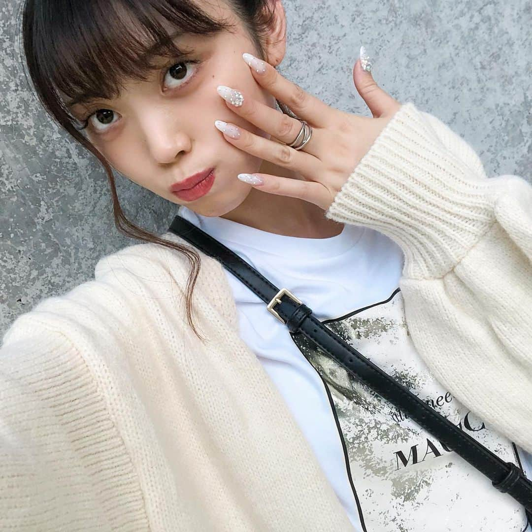 渡辺 さあやさんのインスタグラム写真 - (渡辺 さあやInstagram)「ぶりっ子🤭 . . . . おやすみなさい💟 . #お洒落さんと繋がりたい #オシャレさんと繋がりたい #おしゃれさんと繋がりたい#ファインダー越しの私の世界#服好きな人と繋がりたい #韓国ファッション #ootd #いいね返し #今日の服 #韓国好きな人と繋がりたい#おしゃれ好き #写真撮ってる人と繋がりたい #写真好きな人と繋がりたい #着画くら部 #置かずコーデ  #おしゃれな人と繋がりたい #お洒落な人と繋がりたい #今日のファッションチェック #セルフィー #セルフィー女子 #せるふぃー」9月24日 23時02分 - saaya_love