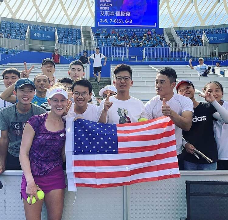 アリソン・リスクのインスタグラム：「🇺🇸 @wuhanopen with these awesome people!!🙏🏻 #china」