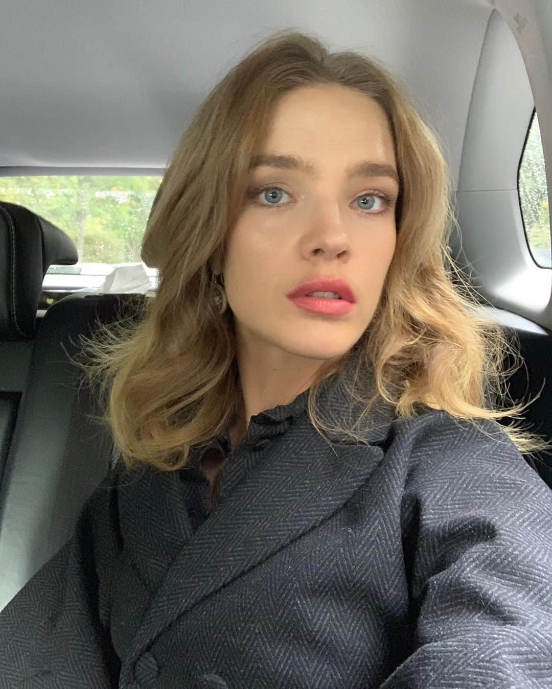 ナタリア・ヴォディアノヴァさんのインスタグラム写真 - (ナタリア・ヴォディアノヴァInstagram)「Having a good hair day thanks @balmainhairsalon ♥️☔️」9月24日 22時00分 - natasupernova