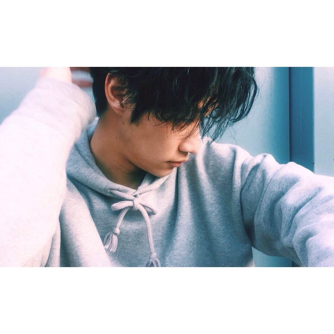 Kento Tarumiのインスタグラム：「_ . . 切るか伸ばすか . そういえば異動します. . .」