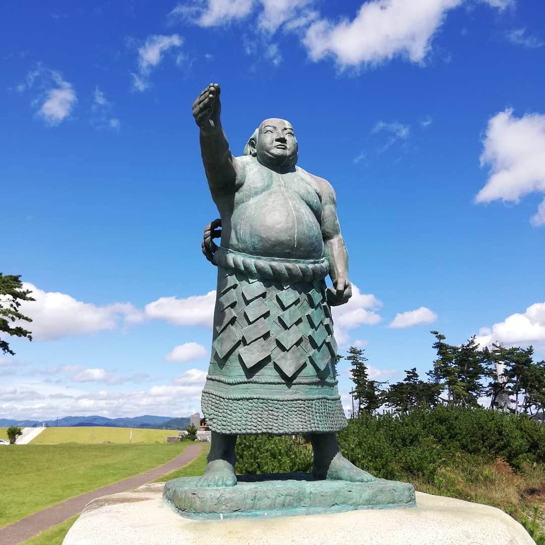 松本隆博さんのインスタグラム写真 - (松本隆博Instagram)「。 午後からのチャリティーLIVE の前に、三陸復興国立公園 岩井崎に参りました！ 今日は天気も良く穏やかで、 ここが僕の背より優に超える 所まで津波が来たとは思えない 位です。」9月24日 14時07分 - takam0210