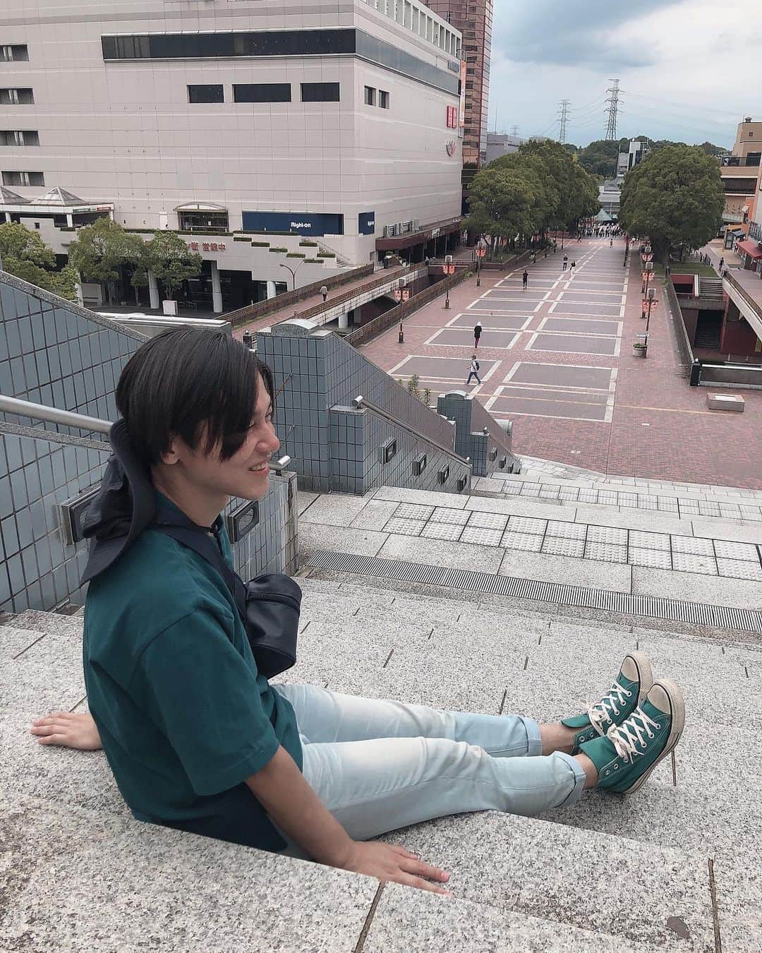のインスタグラム：「今日はシャツと靴の色を揃えました👕👟 #dédémouse #dedemouse #デデマウス #電電鼠 #多摩センター #パルテノン多摩」