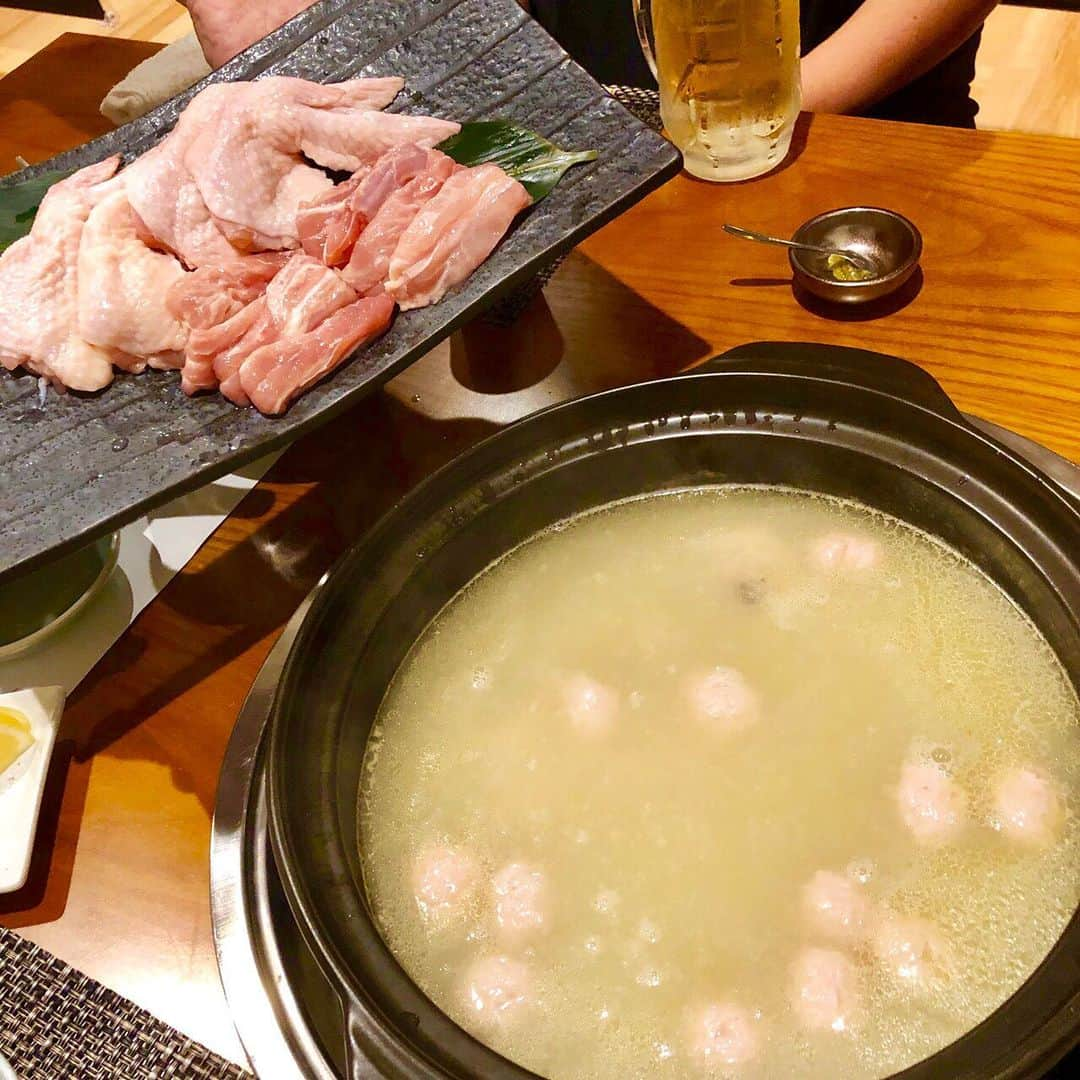 島谷ひとみさんのインスタグラム写真 - (島谷ひとみInstagram)「福岡ありがとう♬  結果、 水炊き食べて、鯛茶漬け食べて。。。 みなさんに、また九州来て〜なんて言ってもらえて、幸せな時間でした^_^  今回、いろんなイベントがキッカケでライブにいらしてくれたという方がたくさん♡  嬉しい限りです♬  また、歌いに来ます🎤♬ お腹いっぱい胸いっぱいw❤️ #Brooklynparlor #博多 #水炊き #うぐいす #オープン３日目大当たり🎯 #鯛茶漬け #よし田 #吉田社長いつもよくしていただきありがとうございます #島谷ひとみ」9月24日 15時15分 - shimatani_hitomi_official