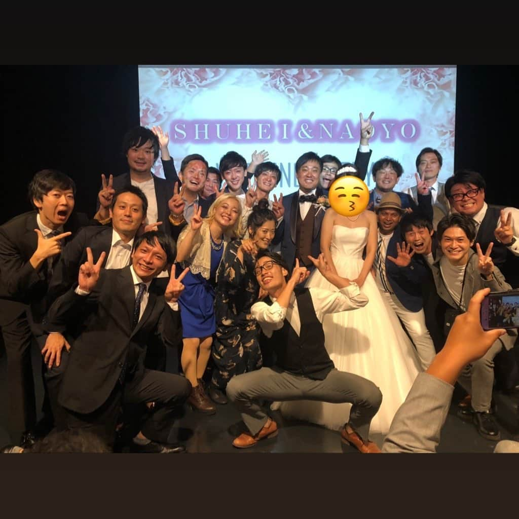 多田智佑さんのインスタグラム写真 - (多田智佑Instagram)「タナからイケダ池田の結婚式でした！ 最高の式でした！ 同期の池ちゃん 元同居人の池ちゃん 天気が良い日にちゃんと朝から洗濯したがる池ちゃん 太り過ぎて股擦れならぬ脇擦れおこしてた池ちゃん おはよう、おやすみ、行ってきます、行ってらっしゃい、を恥ずかしがって言えない池ちゃん 末永くお幸せにー！！ #NSC27期 #タナからイケダ池田」9月24日 15時41分 - tottotada