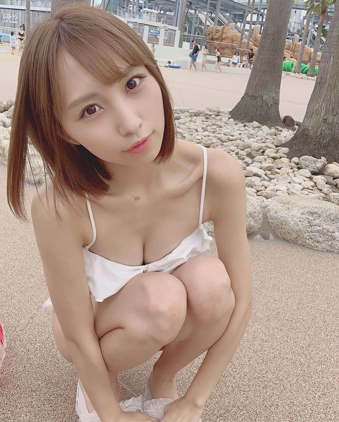 安藤笑さんのインスタグラム写真 - (安藤笑Instagram)「ナツノオワリ~🌞🌞 . . #instagood #instalike #gravure #水着 #長島 #プール」9月24日 17時37分 - emichii87