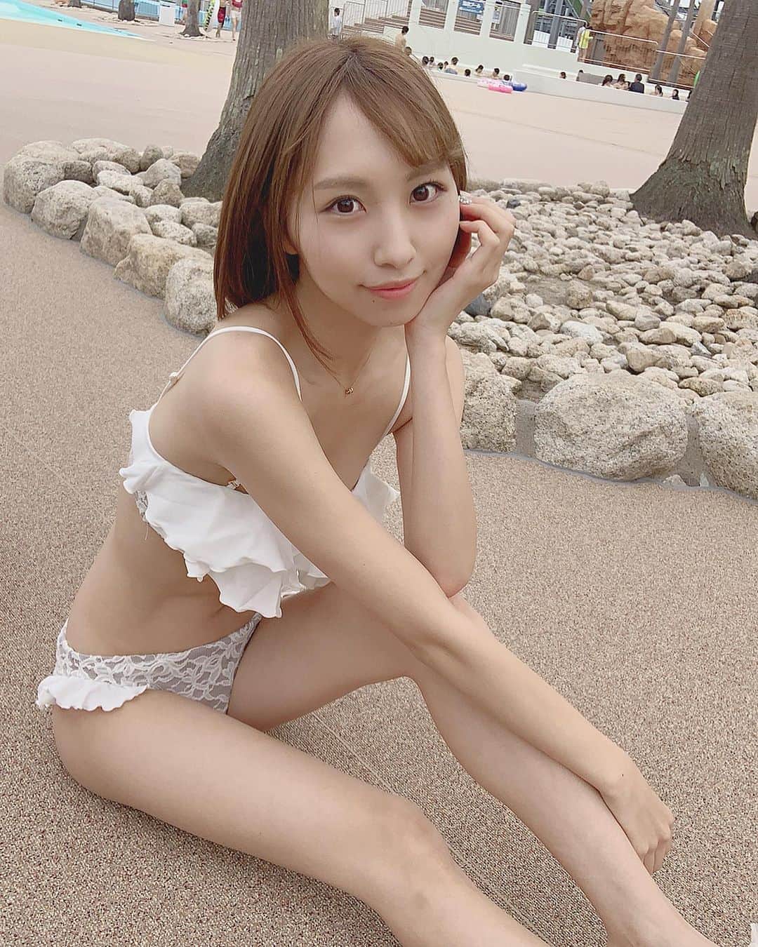 安藤笑さんのインスタグラム写真 - (安藤笑Instagram)「ナツノオワリ~🌞🌞 . . #instagood #instalike #gravure #水着 #長島 #プール」9月24日 17時37分 - emichii87