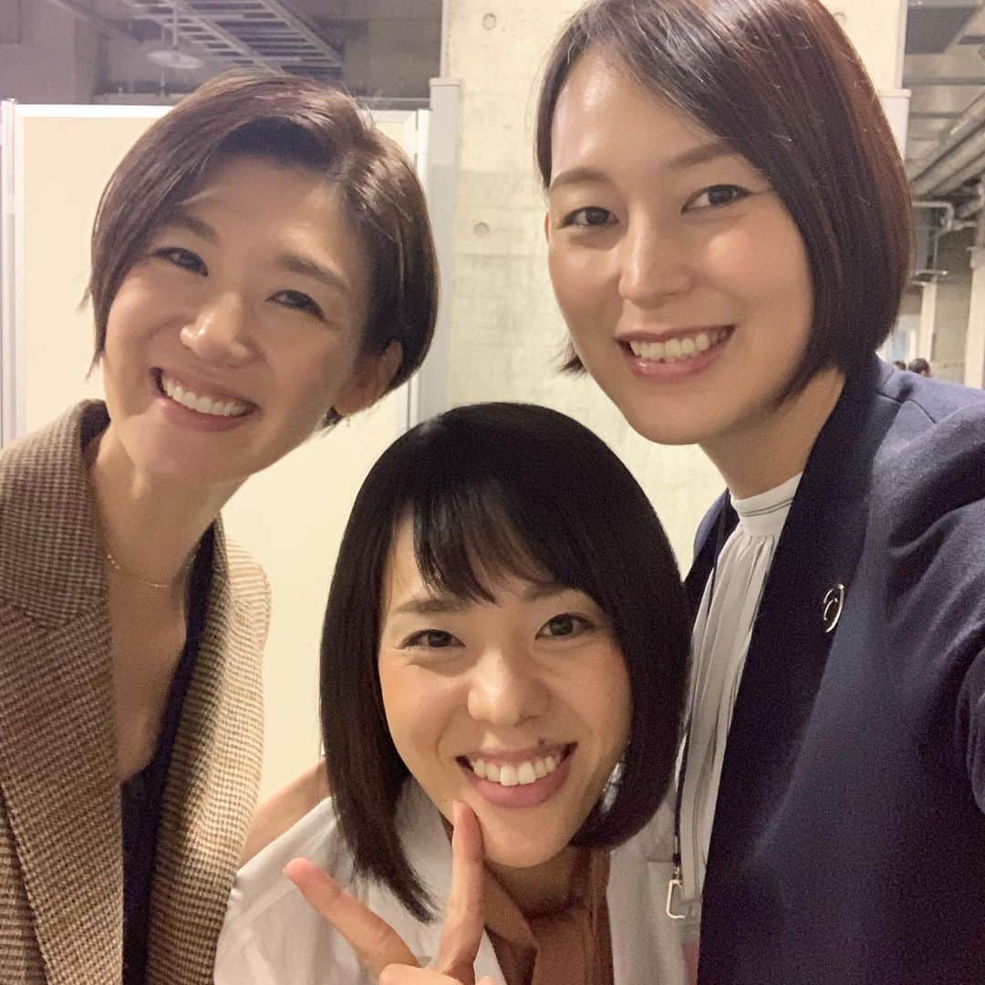 のインスタグラム：「. . まもなく日本×ブラジル 始まります‼︎‼︎ . . 本日はめぐがコートサイド りおがメイン解説 わたしは副音声を担当します‼︎ . . 今日ブラジルに勝つのと勝たないのとでは 今後の戦いが大きく変わってくると 思います‼︎‼︎ . . みなさま応援よろしくお願いいたします‼︎ . .  #ワールドカップバレー2019 #ワールドカップバレー #ワールドカップ #フジテレビ #バレーボール #バレー #バボちゃん #世界一決定戦 #オリンピックの前哨戦 #tokyo2020 #栗原恵 #迫田さおり」
