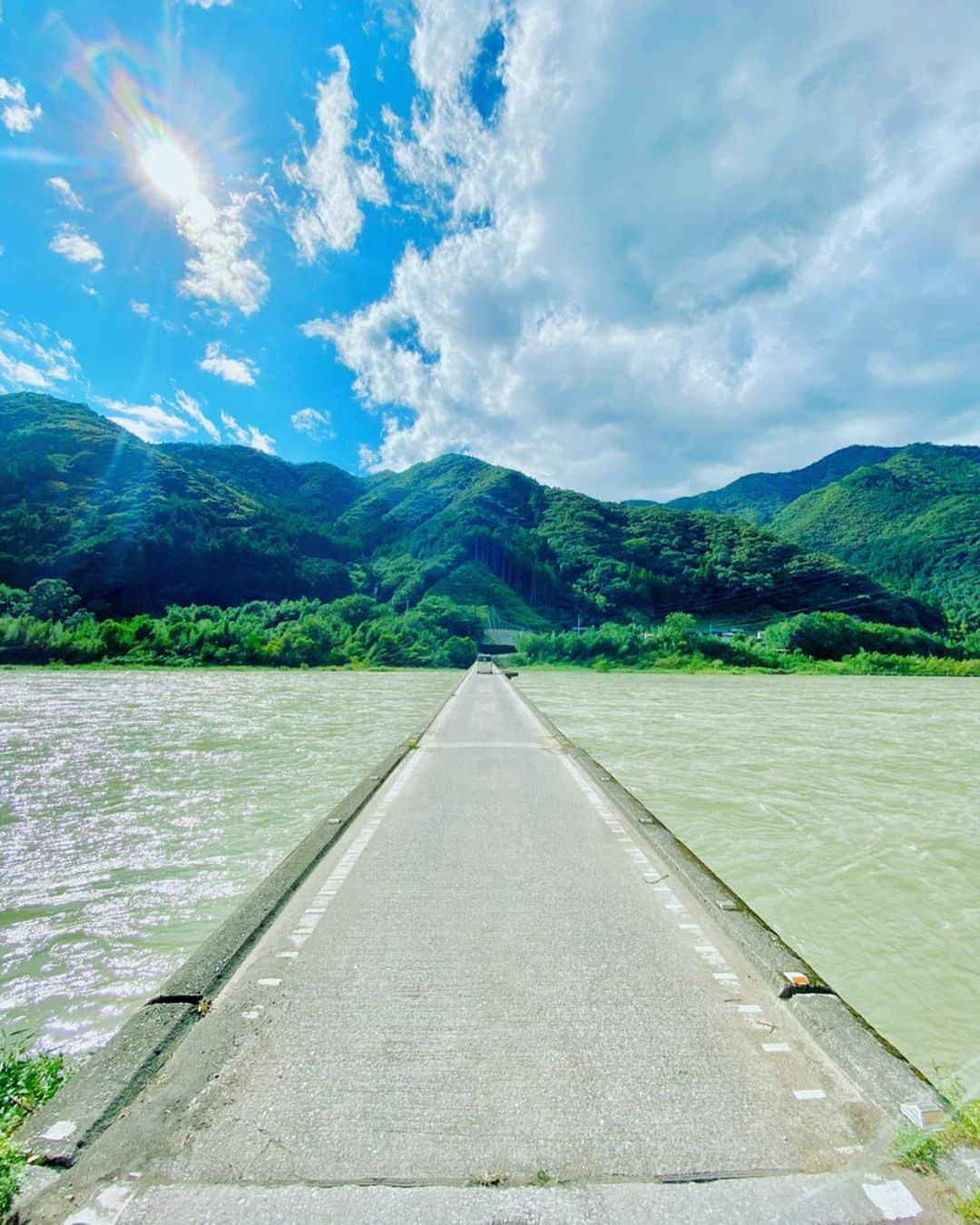 クボタマサヒコさんのインスタグラム写真 - (クボタマサヒコInstagram)「夏休み #仁淀川 #沈下橋」9月24日 18時33分 - kubota_masahiko