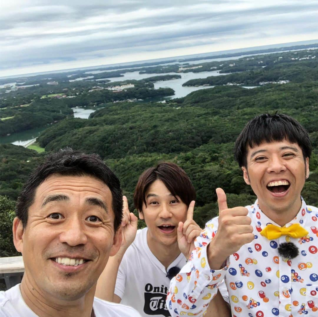 石田靖さんのインスタグラム写真 - (石田靖Instagram)「ztv（ケーブルテレビ）での新番組 『石田靖とぶらりで笑』  ztvエリアをゲスト訪ね街の魅力 観光スポット、歴史をお届けします 初回はスマイルと伊勢神宮へ OAは10月1日から ztvでSTART💨 お楽しみに😆 #ztv #ztvケーブルテレビ  #ztvコミニティチャンネル #石田靖とぶらりで笑 #やすぶら笑 #スマイル #伊勢神宮 #おはらい町 #おかげ横町 #松治郎の舗  #養蜂体験 #横山展望台 #横山天空カフェテラス #伊勢志摩エバーグレイズ  #エバキャン #一期一笑  #石田靖」9月24日 18時44分 - yasulog