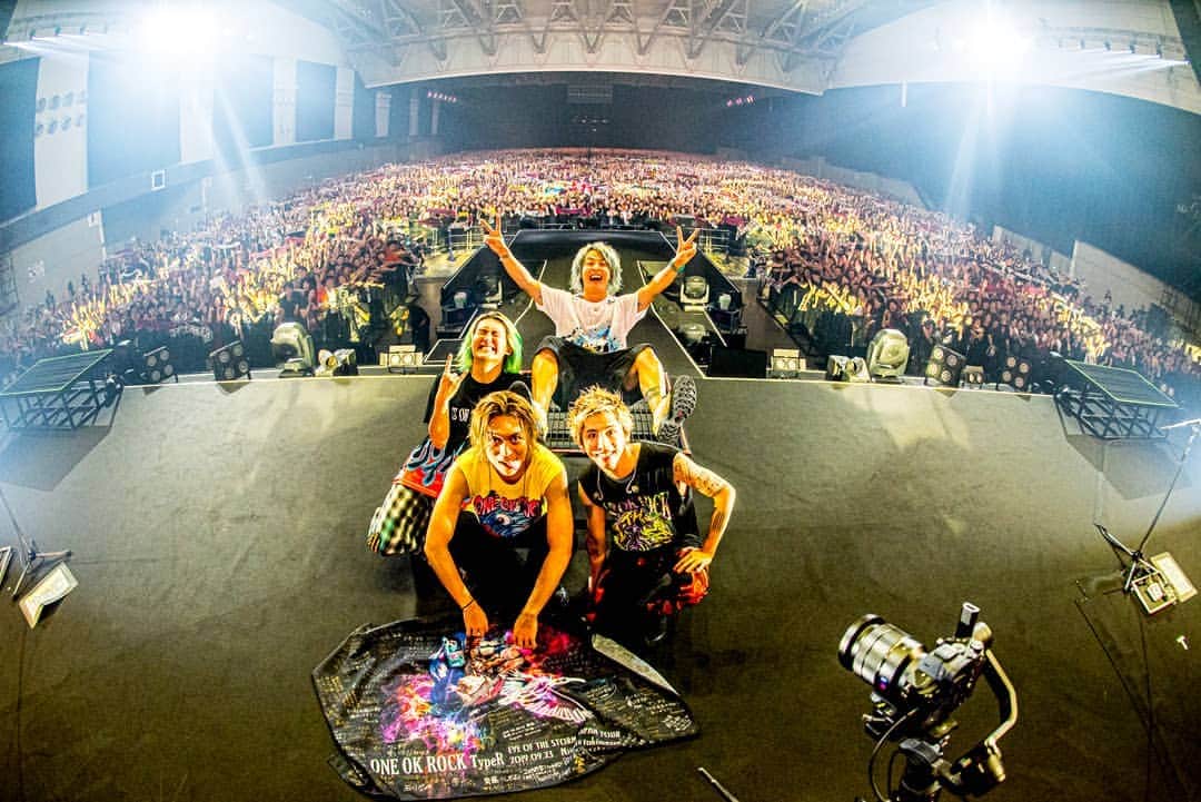 ONE OK ROCKさんのインスタグラム写真 - (ONE OK ROCKInstagram)「Thanks, Niigata!! photo by @hamanokazushi  #EYEOFTHESTORMJAPANTOUR #ONEOKROCK」9月24日 18時55分 - oneokrockofficial