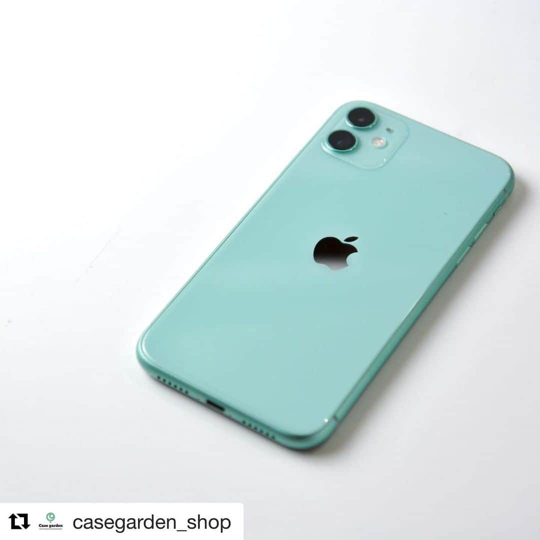 momoroさんのインスタグラム写真 - (momoroInstagram)「#Repost @casegarden_shop with @get_repost ・・・ @casegarden_shop  #iPhone11 #iPhone11pro #iPhone11promax 対応のスマホケースの販売を開始しています✨ 現在、グリッターケース、強化ガラスケース、ダイヤモンドスマホケース、ダイヤモンドクリアソフトケース、バンパークリアケースがiPhone11シリーズに対応しています。  https://minne.com/@casegarden/letters/9654  #アイフォン11 #アイフォン11プロ #アイフォン11ケース #アイフォン11カバー #minne #creema #casegarden」9月24日 19時10分 - momoro6666