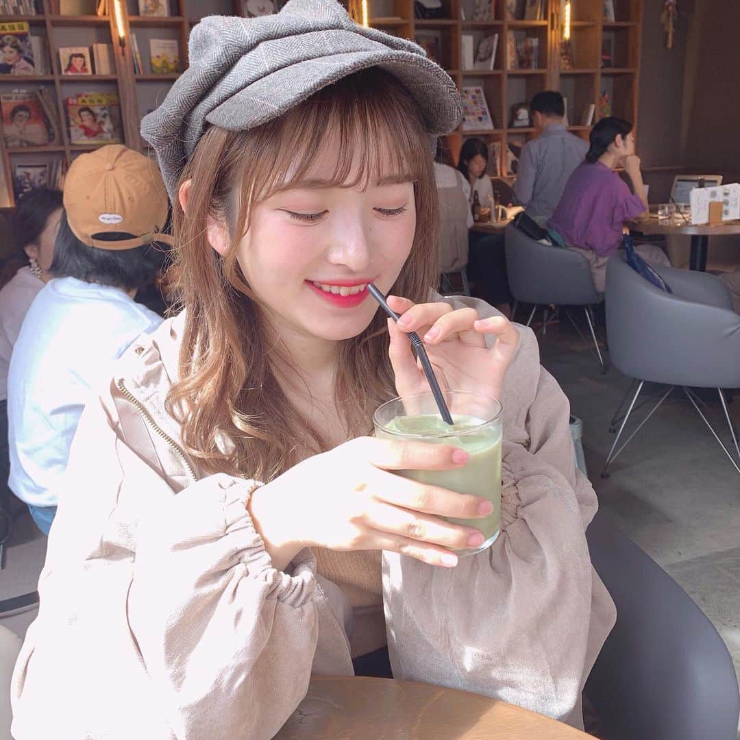 青木菜花のインスタグラム：「.﻿ .﻿ お洒落なカフェでランチしてきた😋♡﻿ ﻿ この間久しぶりにジム @naia__gym に﻿ 行ってきたんだけど筋肉痛やばい、、、﻿ ﻿ トレーナーさんの携帯、画質良すぎ私もiPhone11変えたい🥺🥺﻿ .﻿ .﻿ #ナイアジム#ボディメイク #ワークアウト #フィットネス #トレーニング #トレーニング女子 #ジム #ダイエット #筋トレ #筋トレ女子 #腹筋 #腹筋女子 #オシャレ #ファッション #コーデ #ナイキ #減量 #パーソナルトレーニング #健康 #美人 #美脚 #モデル #ヒップアップ #ヘルシー #スタイル #ダイエットアカウント #プライベートジム」
